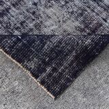 170x275 cm Dark Purpel vintage carpet, distressed dark purpel old carpet.