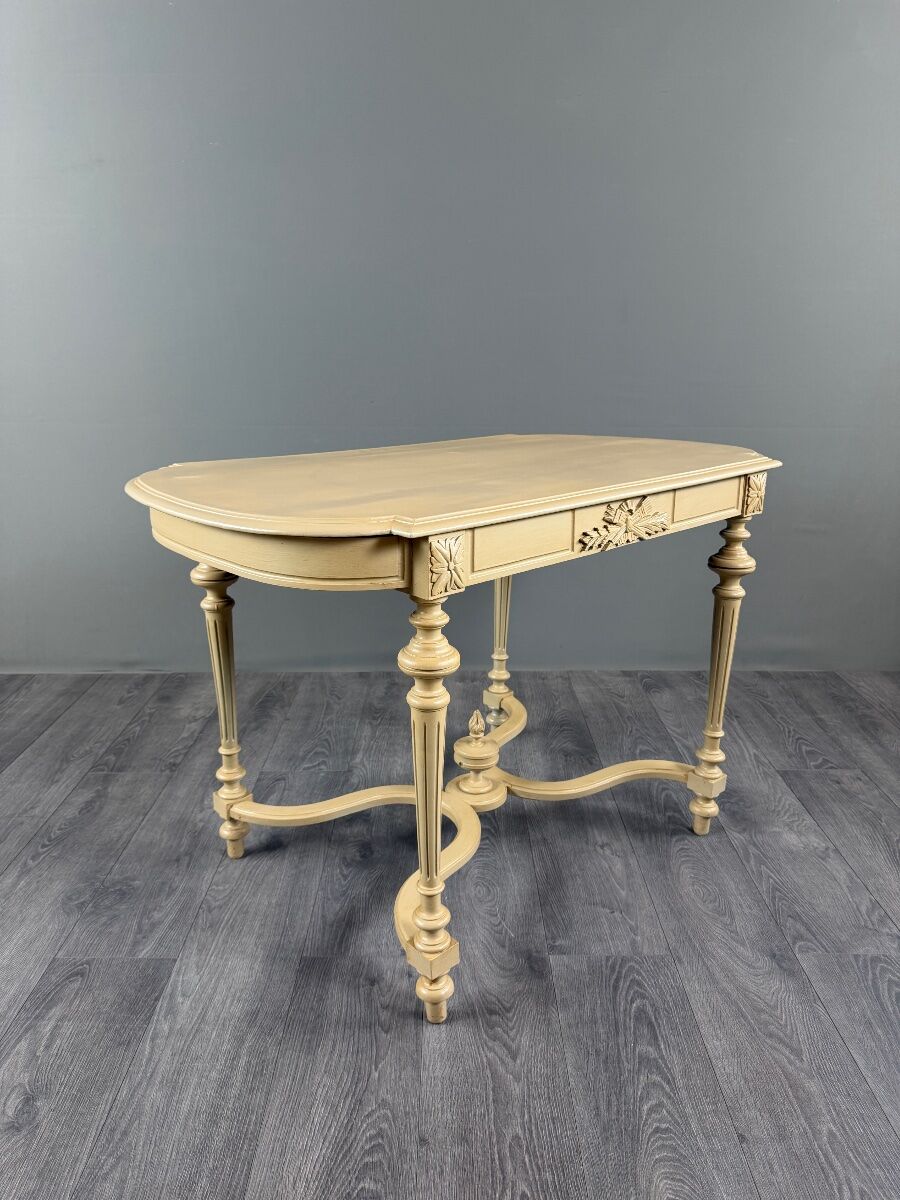 Table console de style Louis XVI, XIXe siècle