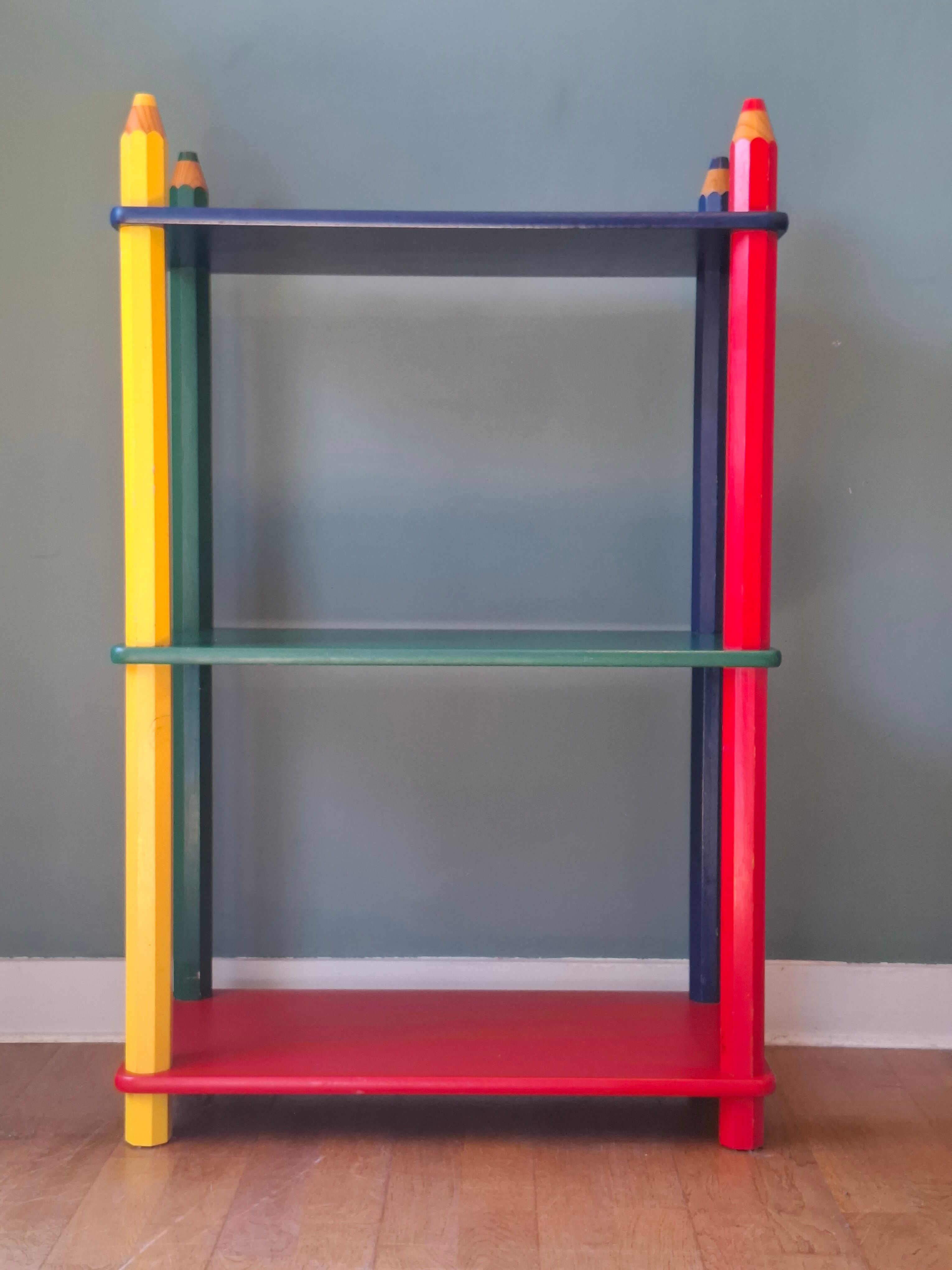 Memphis style pencil shelf