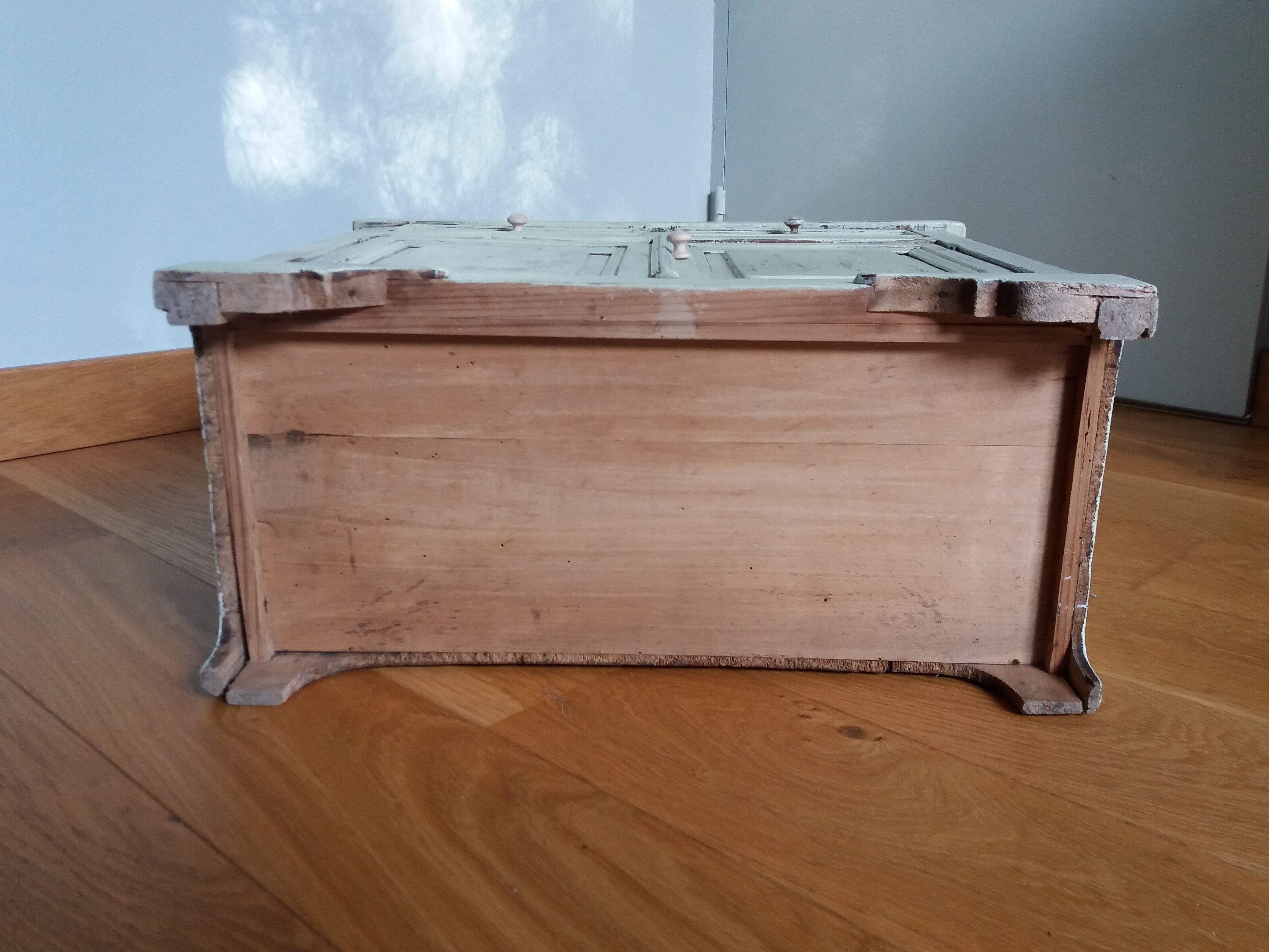 Children's buffet kitchen cabinet