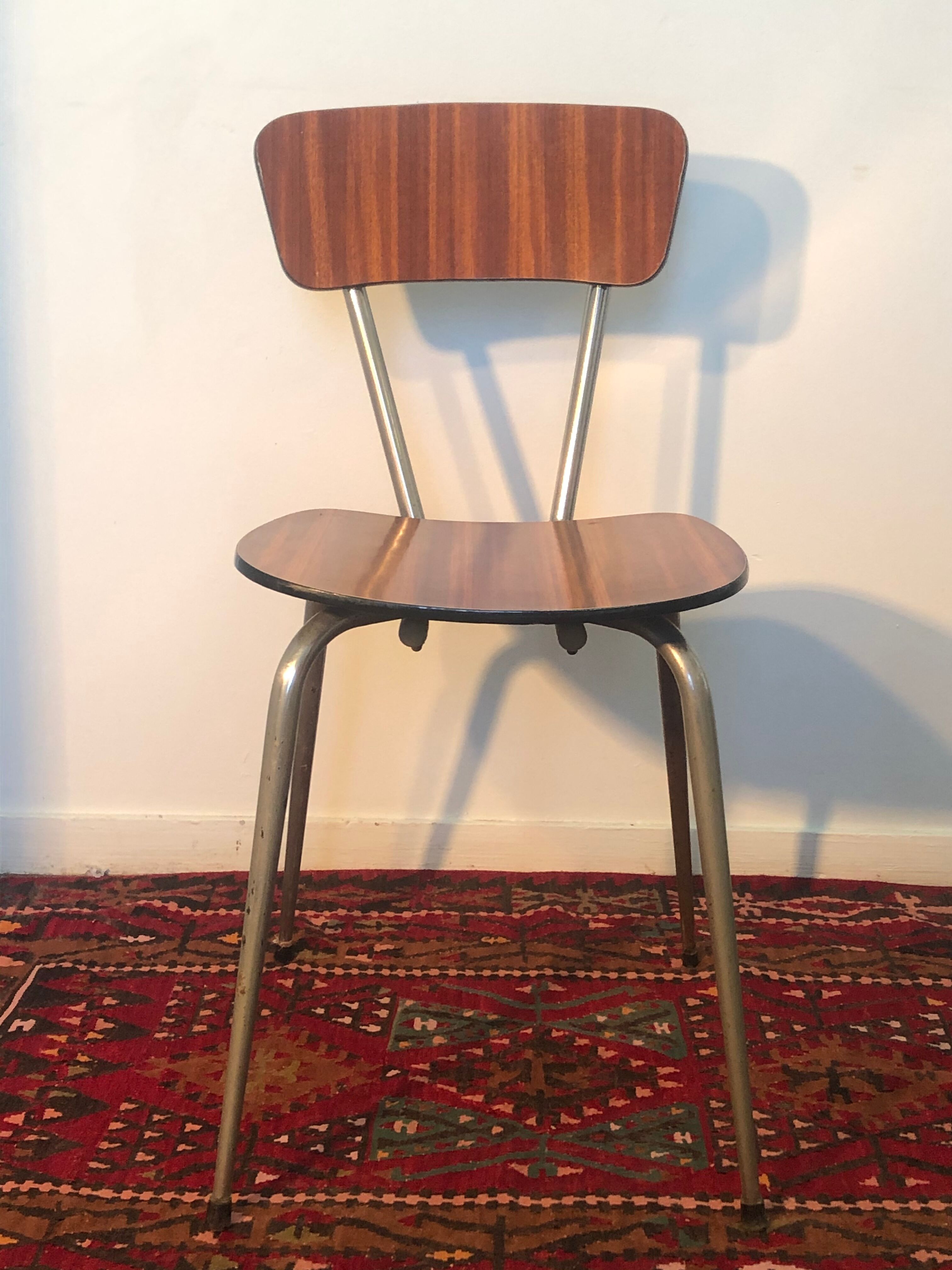 Lot of 3 chairs in formica