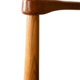 Fauteuil scandinave recouvert de similicuir