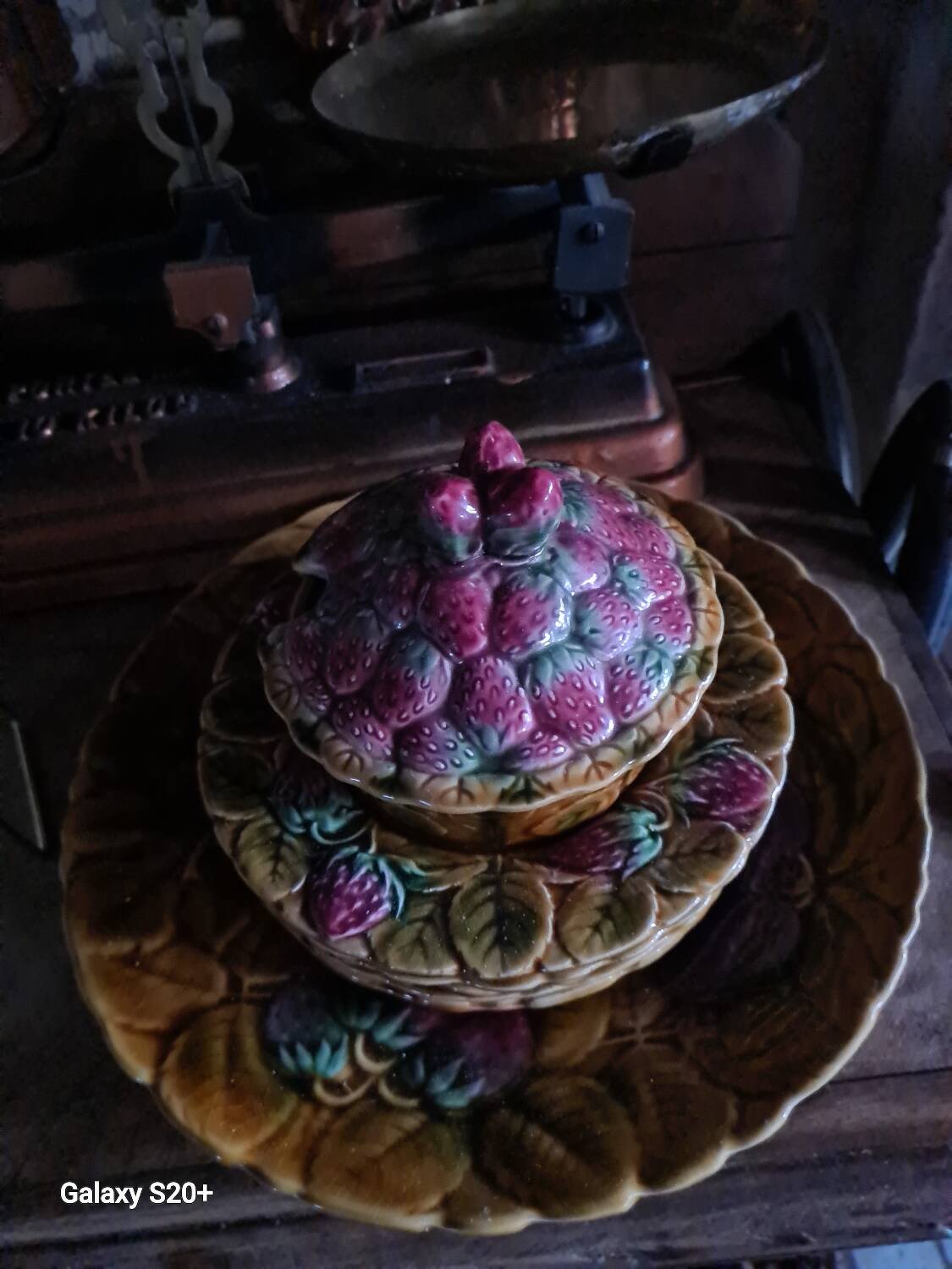 Dessert service in earthenware