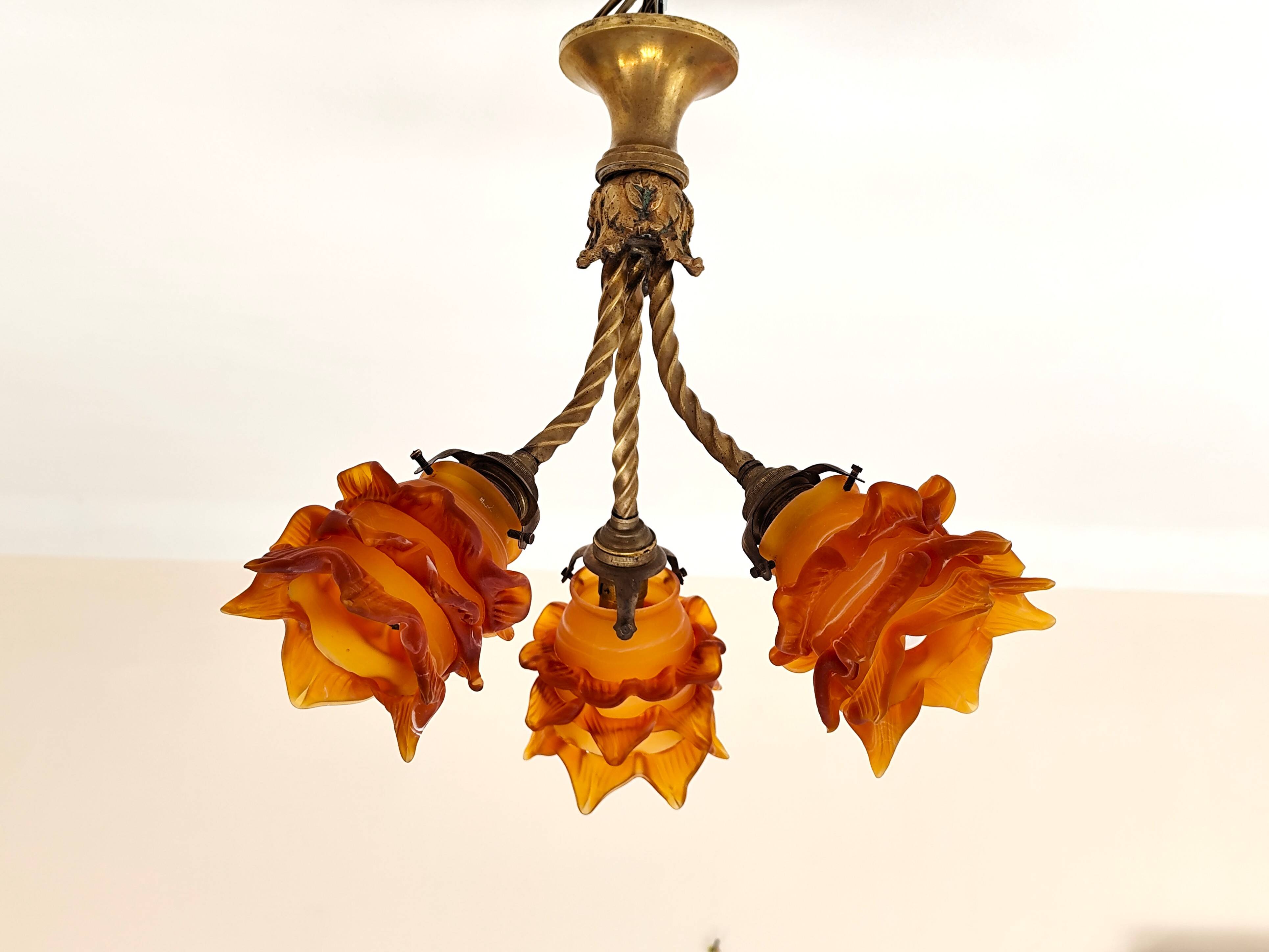 chandelier in Rococo style made of gilded bronze with 3 branches and tulips
