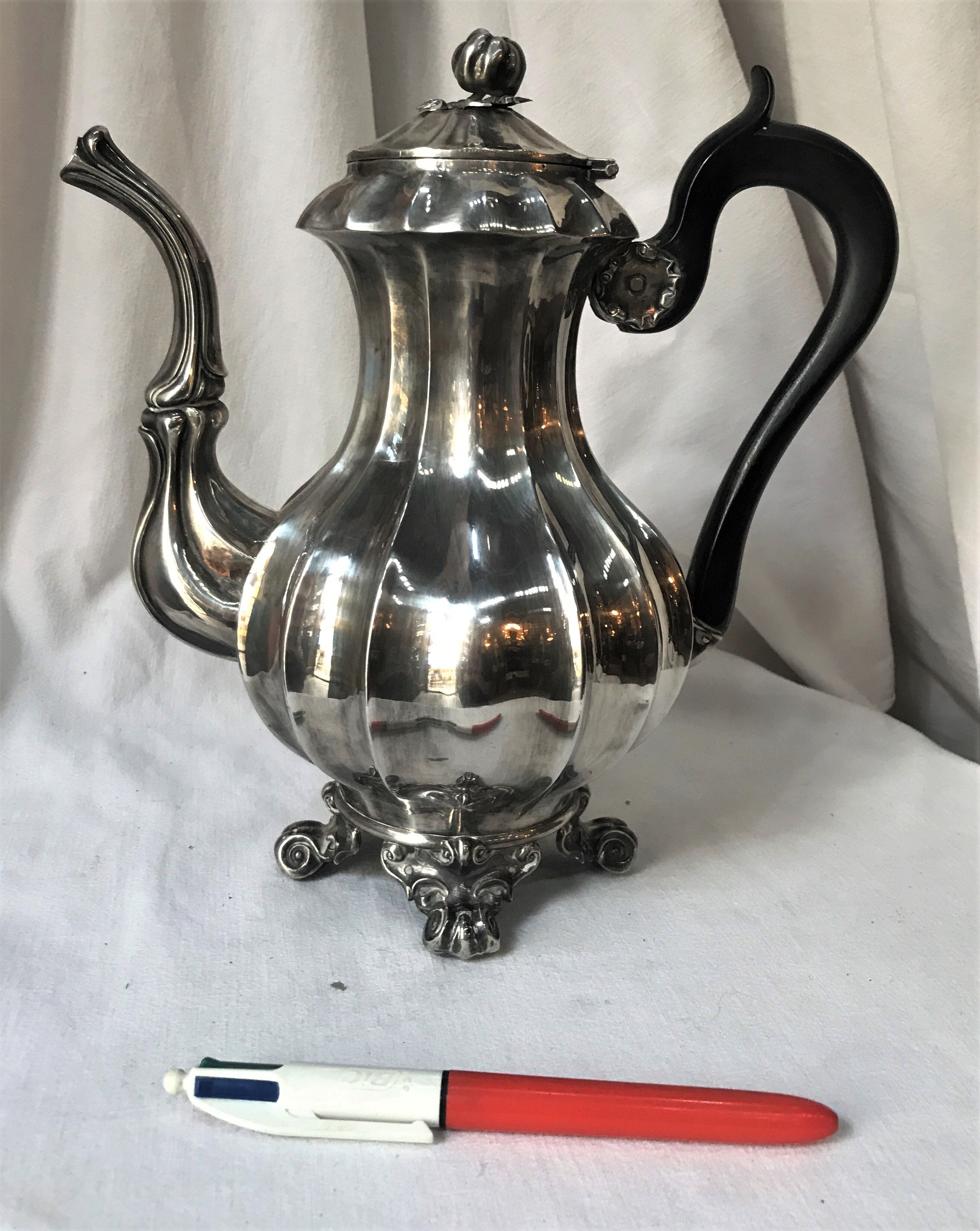 Louis XV-style silver metal cafeteria