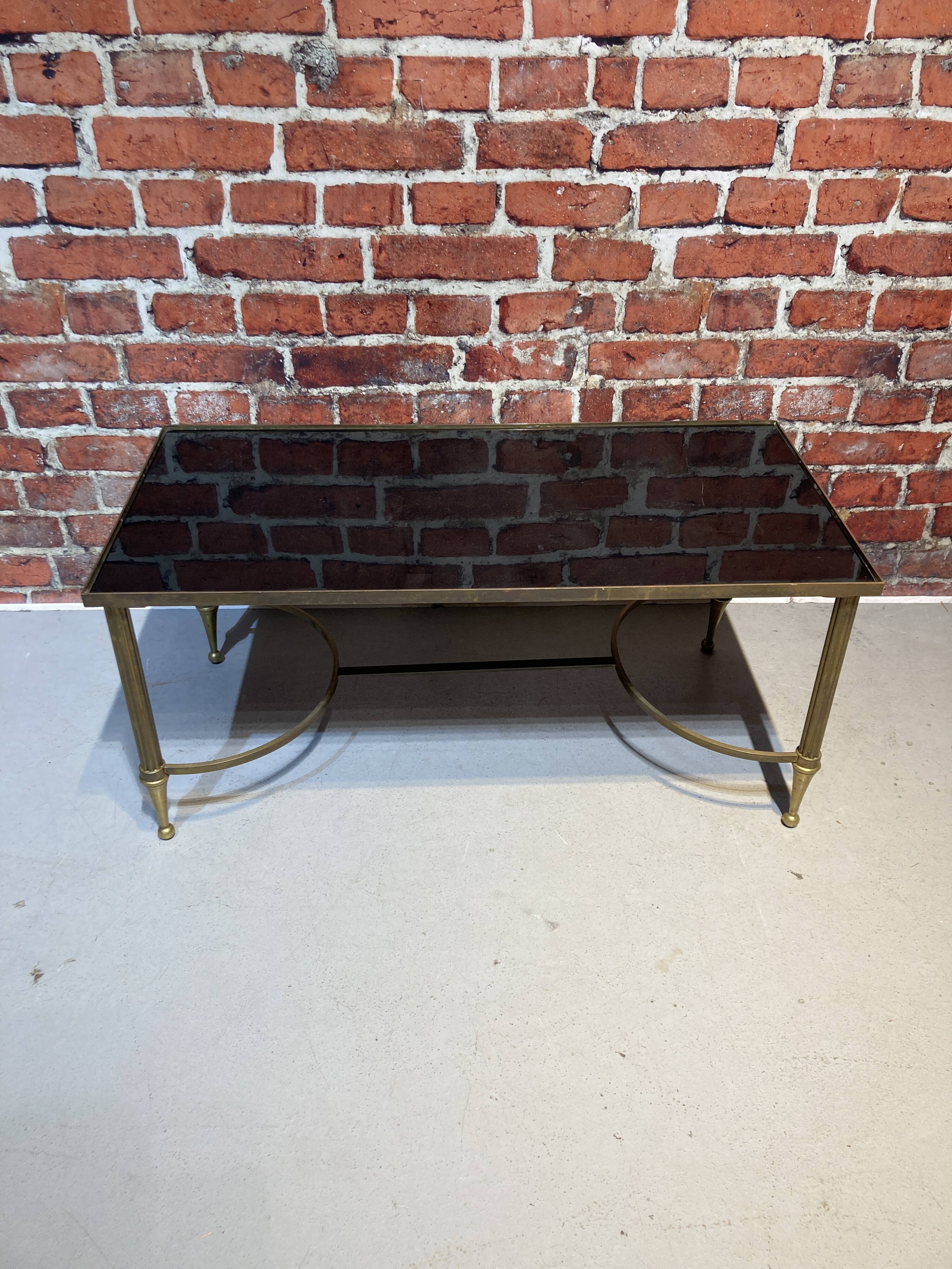Table basse en métal doré