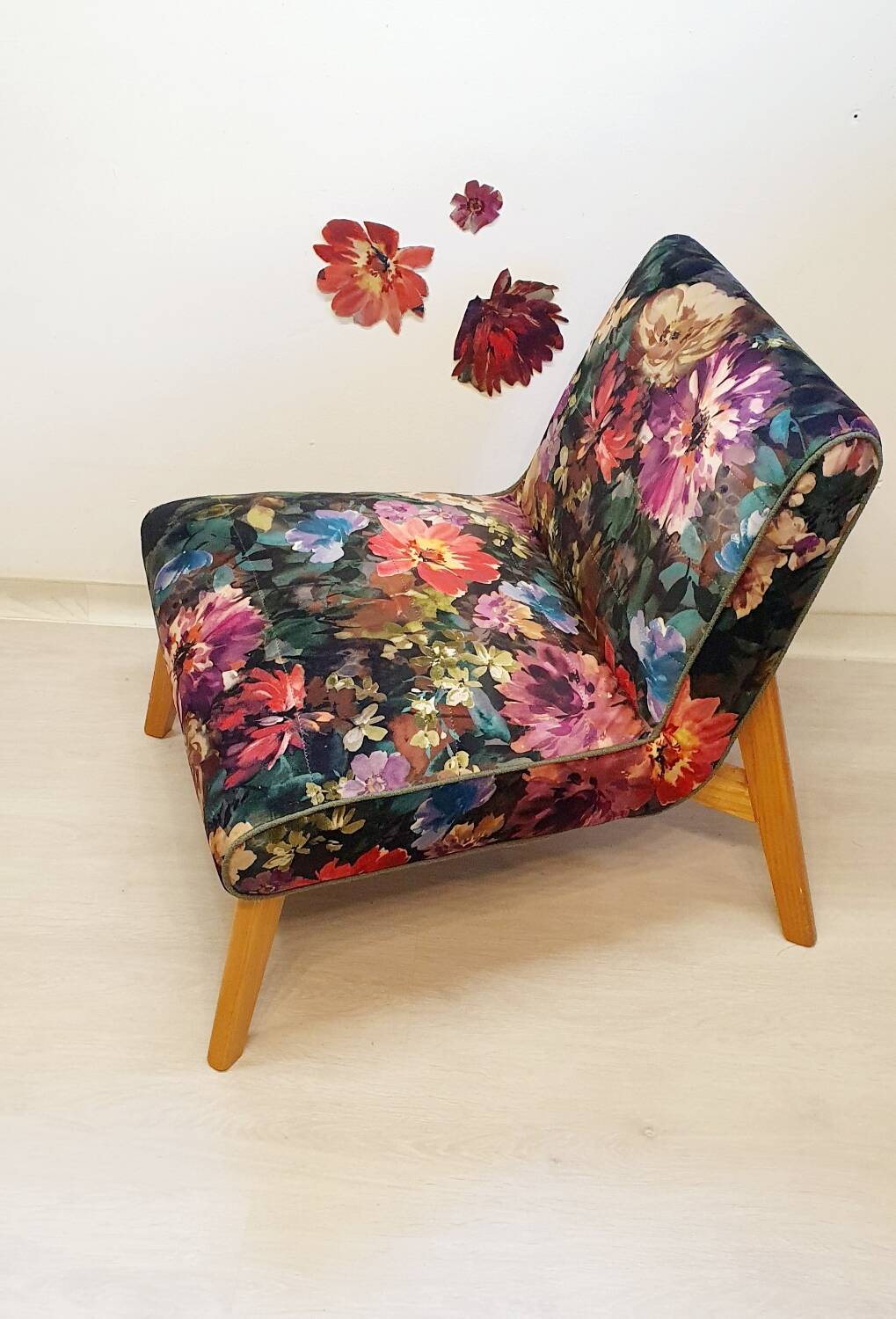 Restored armchair in varnished wood and fabric