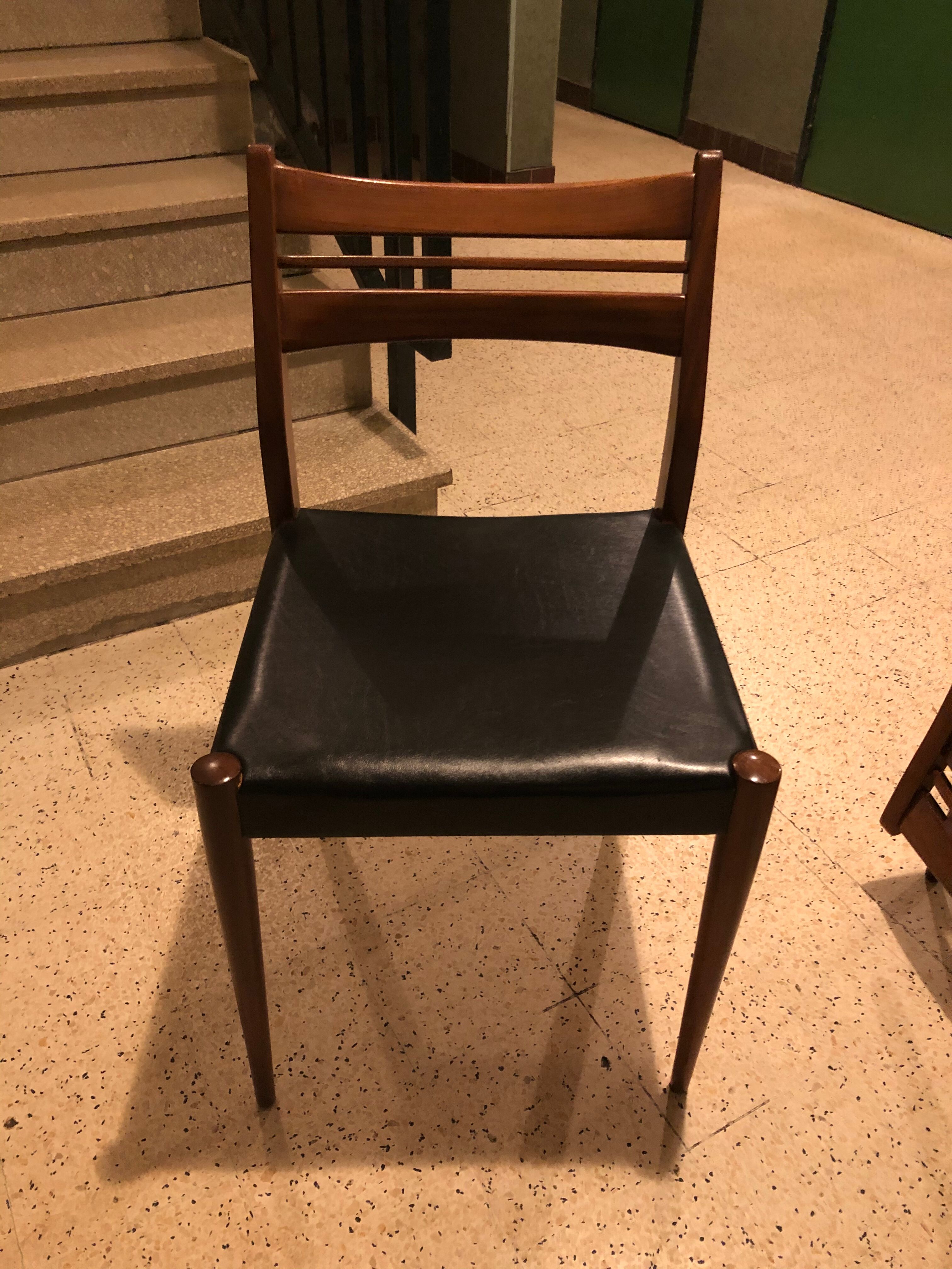 Series of 4 teak chairs