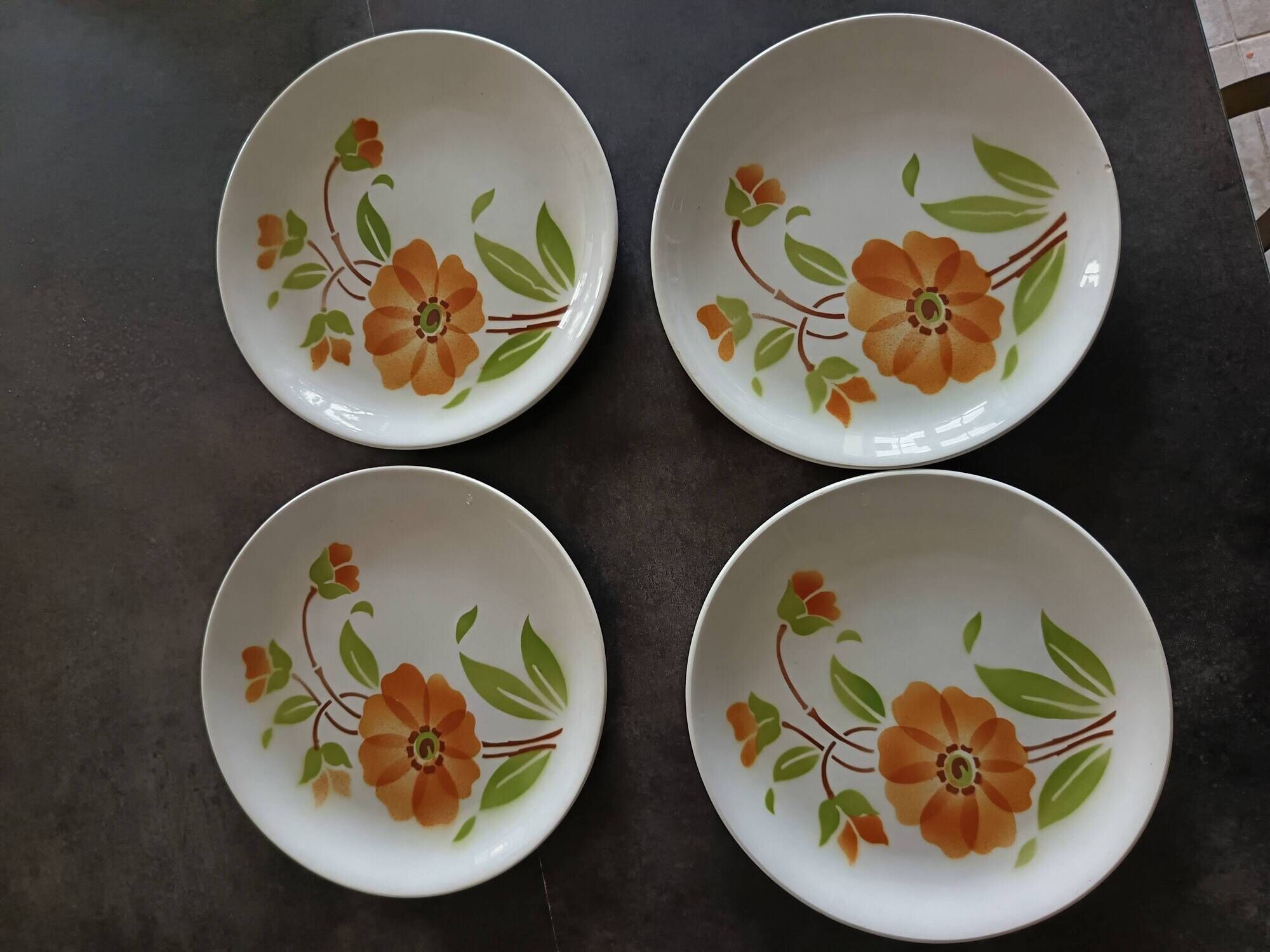 4 vintage plates MOULIN DES LOUPS