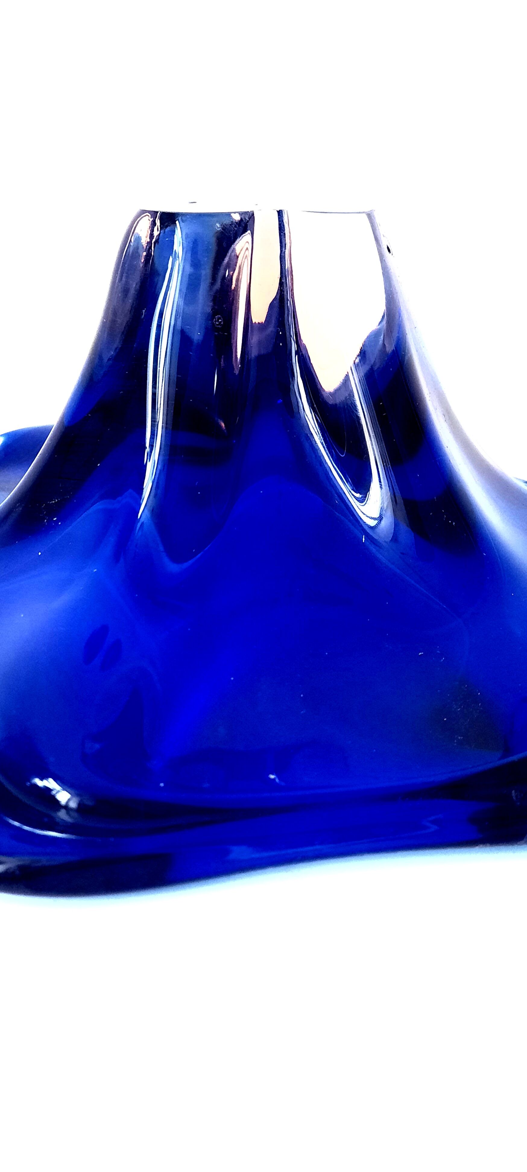 Organic-shaped intense blue Murano glass trinket bowl circa 1970