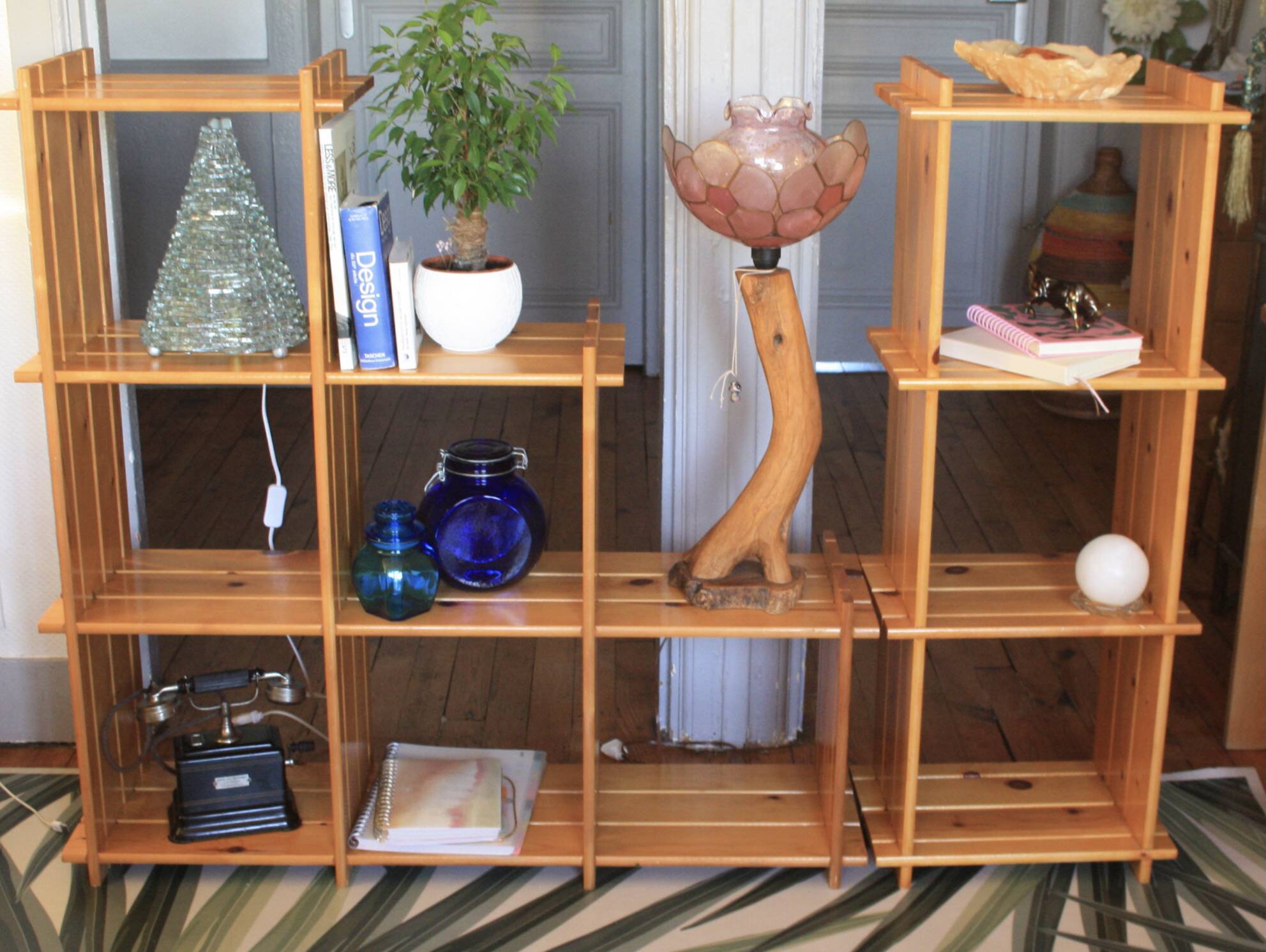 Pine staircase shelf in Regain style