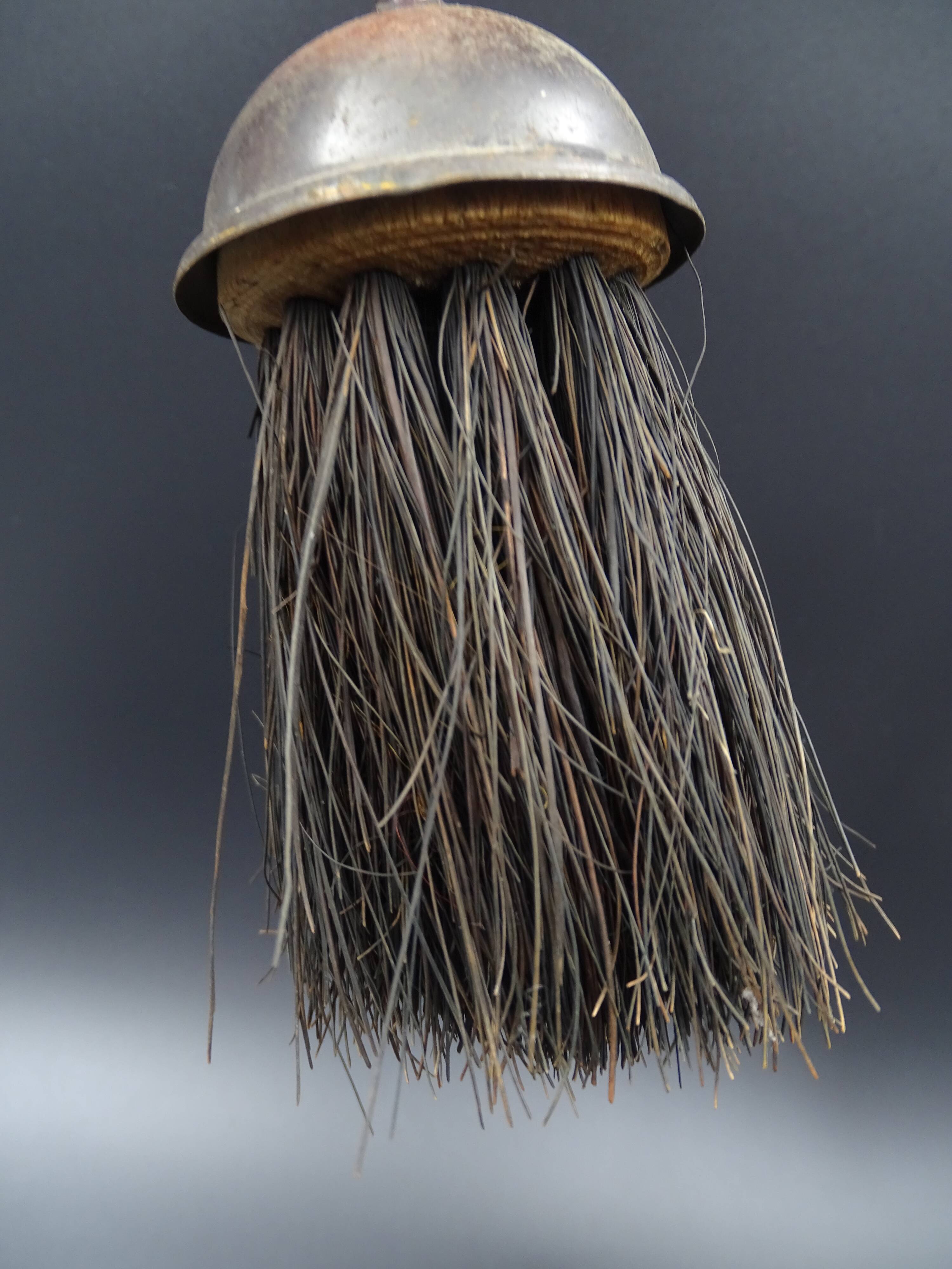 Full chimney servant of his accessories - The enamelled cast iron knight