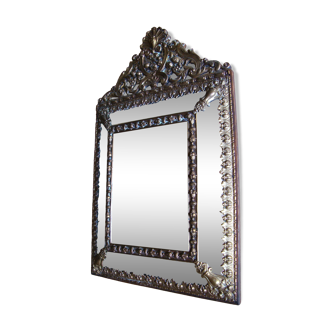 Ancien miroir à parcloses en cuivre repoussé, XIXème
