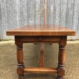Farmhouse table with cat bar in solid oak with 1 drawer