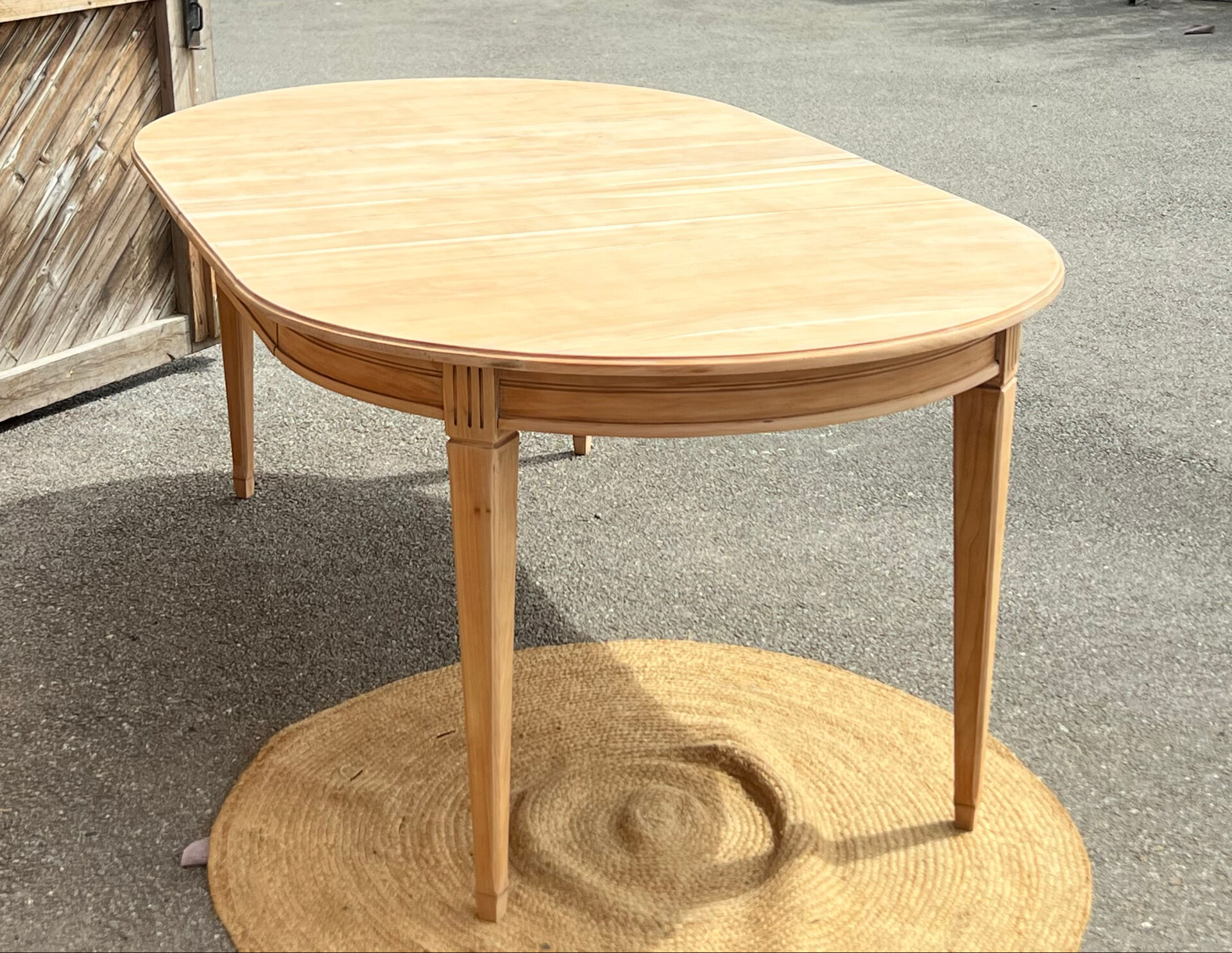 Round table with 2 extensions in raw solid wood - renovated antique table