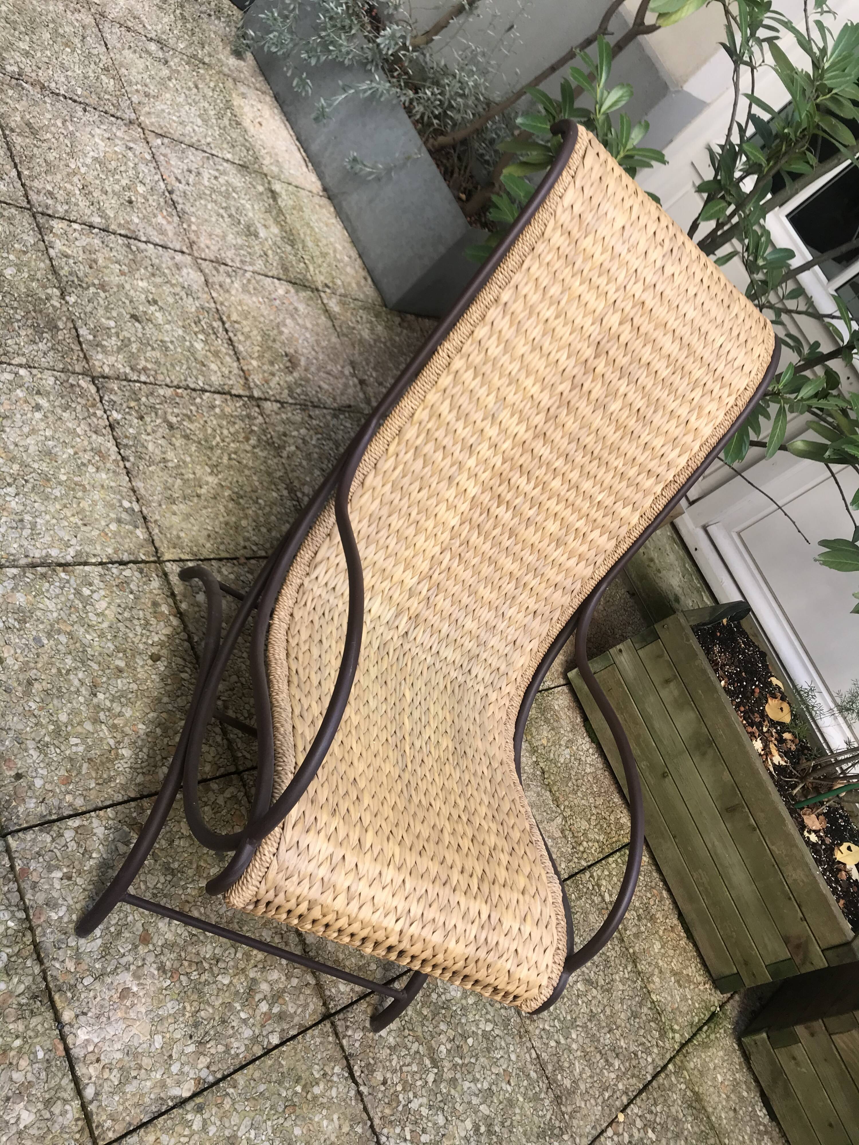 Lounge flesh wrought iron and braided wicker