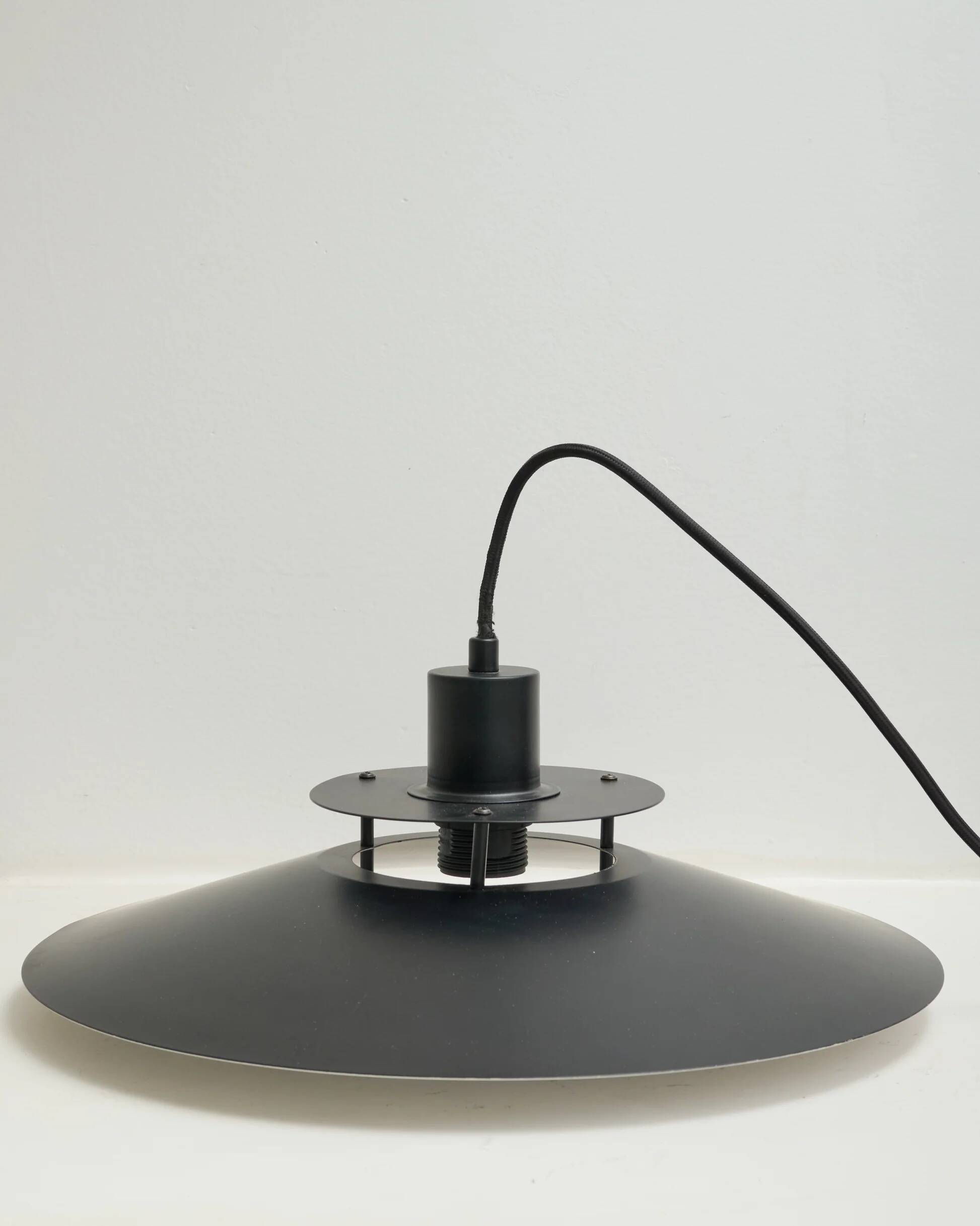 Bicolour white and black hanging lamp