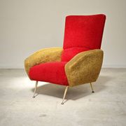 Fauteuil tissu rouge et jaune moutarde style bouclette 1970