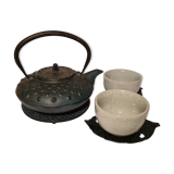 Japanese teapot with its cups