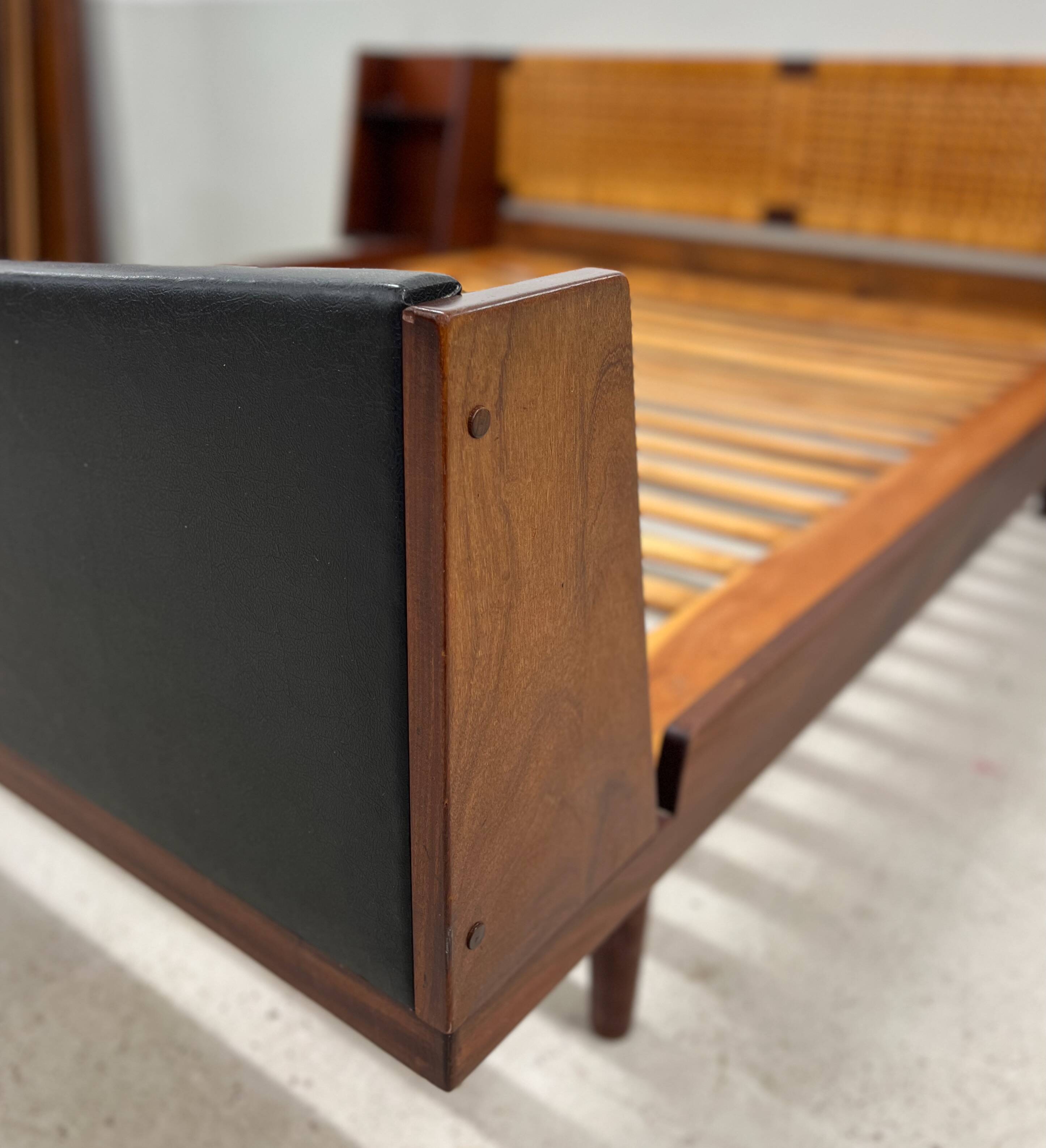 Lit double danois par Hans Wegner pour Getama, 1964.