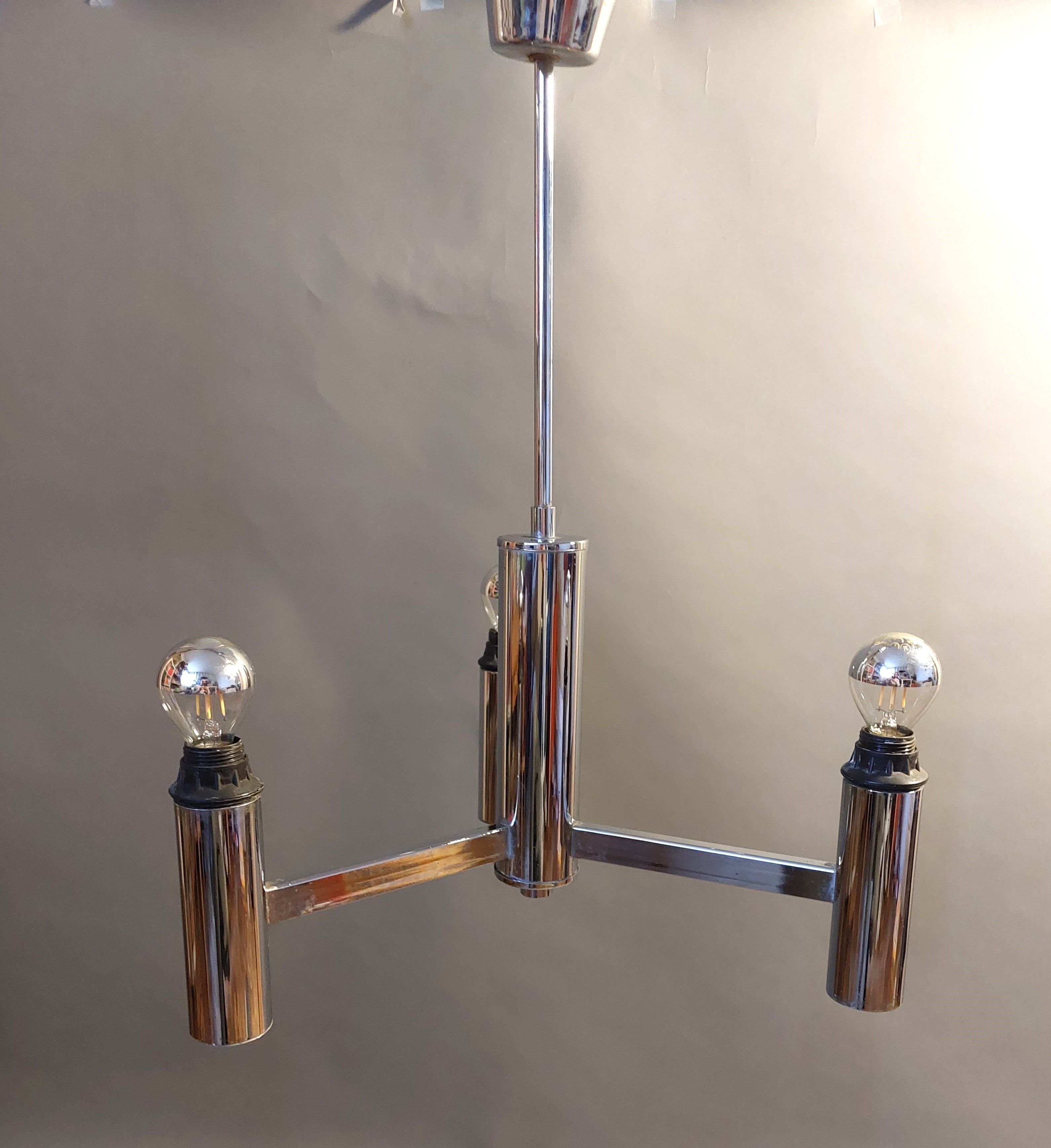 Italian chandelier 1970 with three lights.