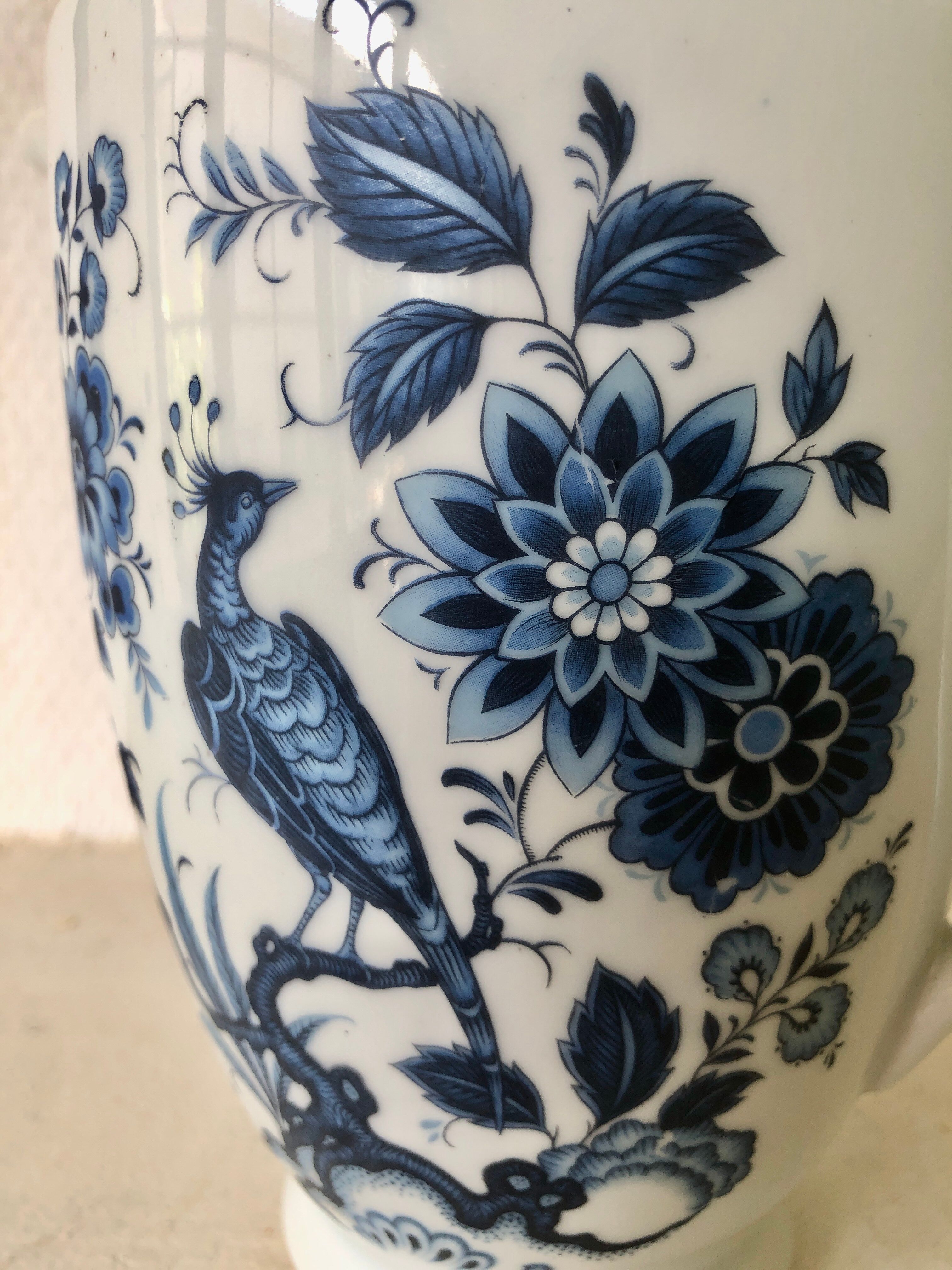 Théière en porcelaine de Limoges