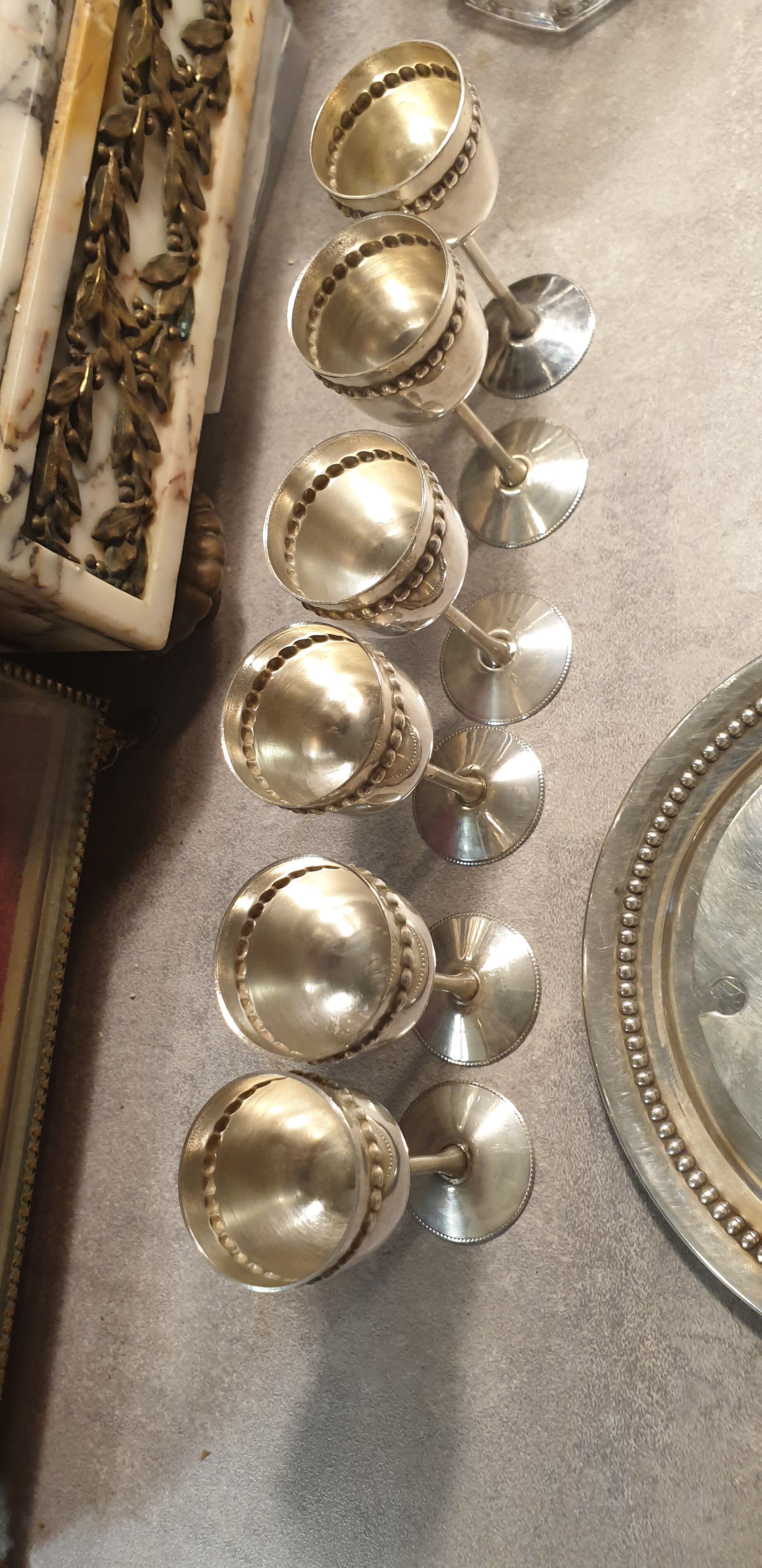 Servant eggcups metal silveré