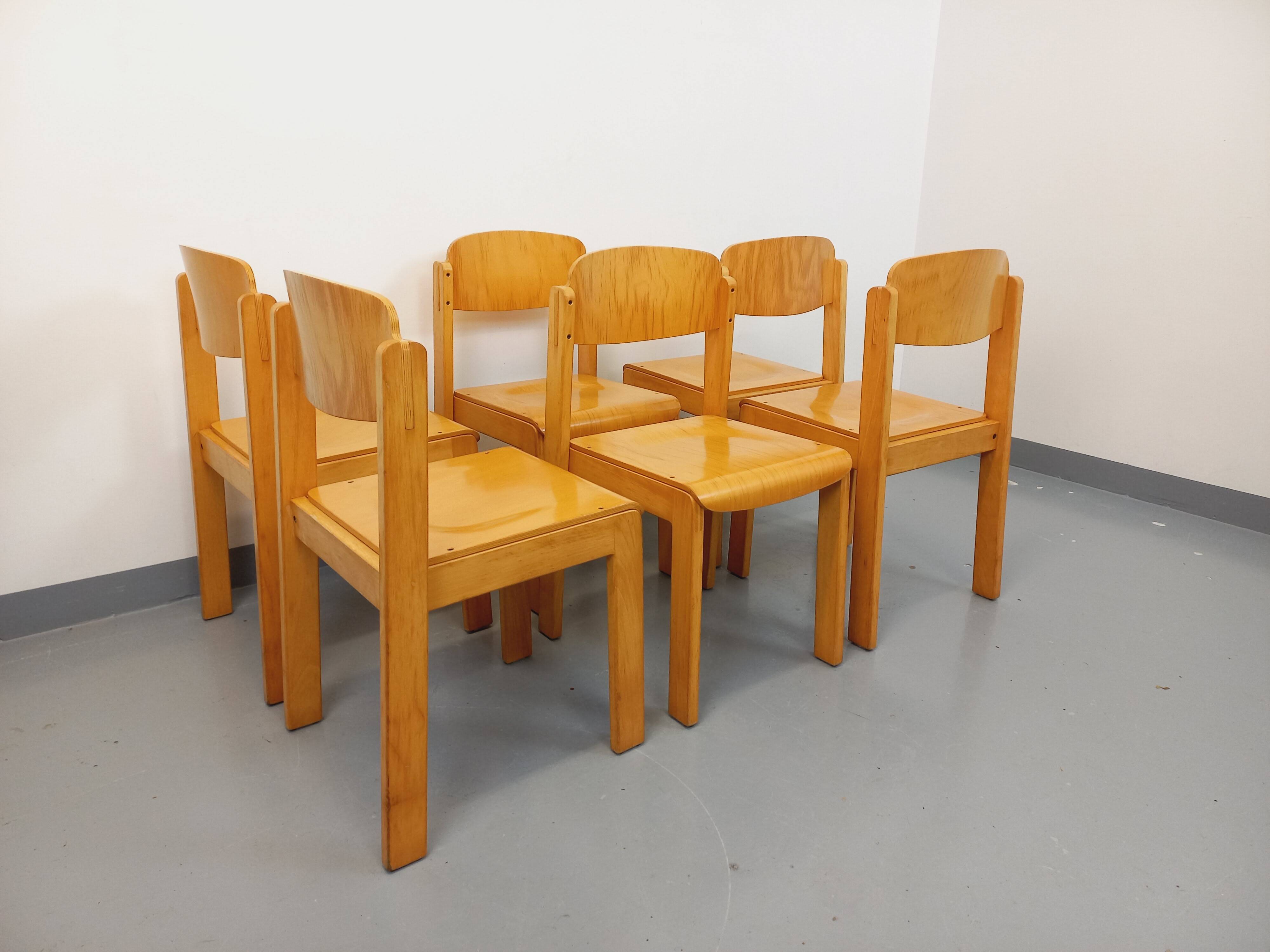 Set of 6 vintage minimalist beech wood chairs from the 70s and 80s.
