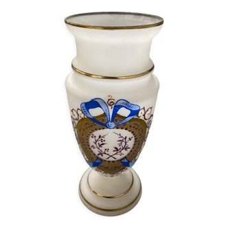 Vase in opaline decoration enamel Louis XVI late nineteenth
