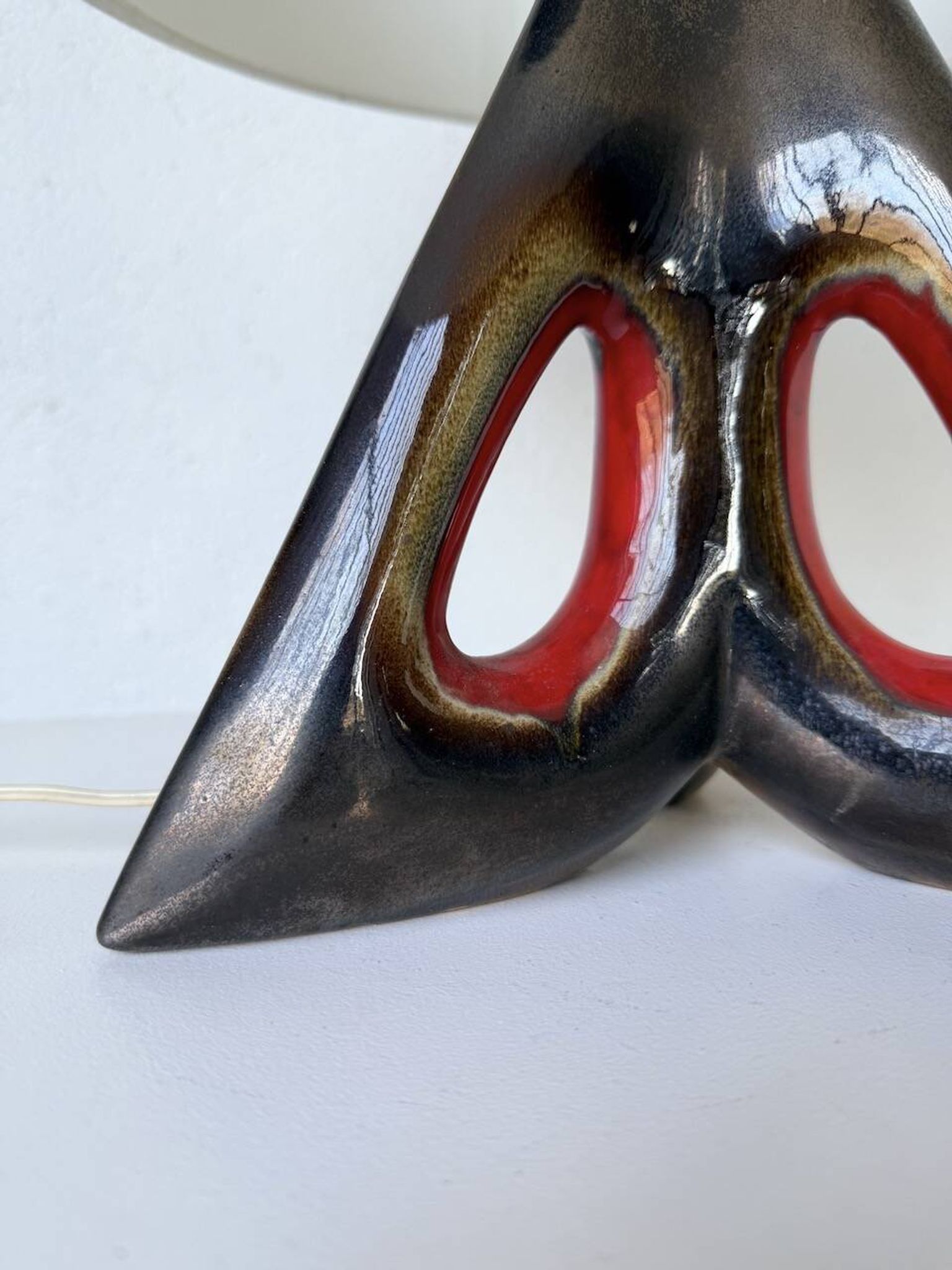 1950s ceramic table lamp, free form