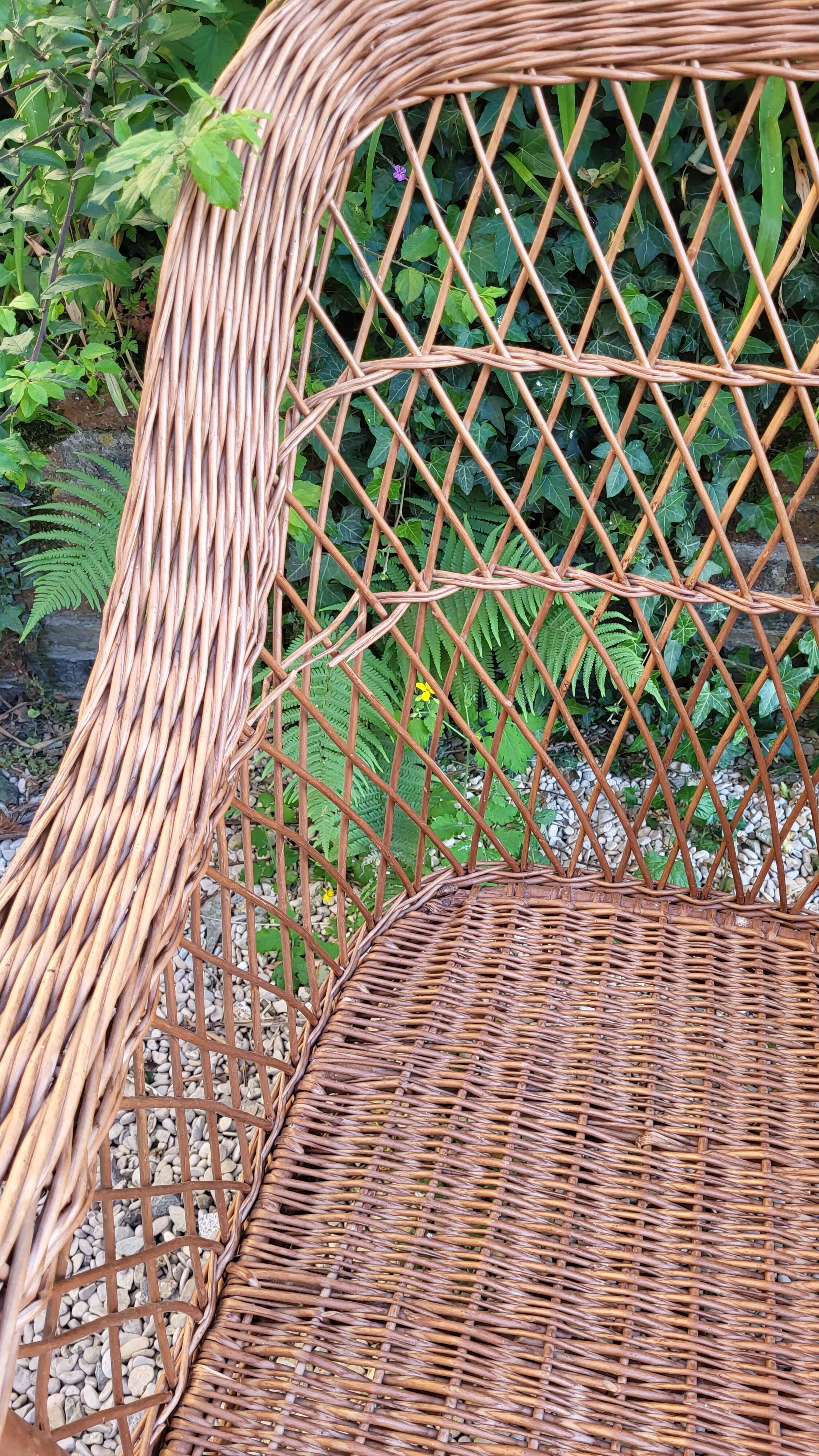 Pair of wicker armchairs