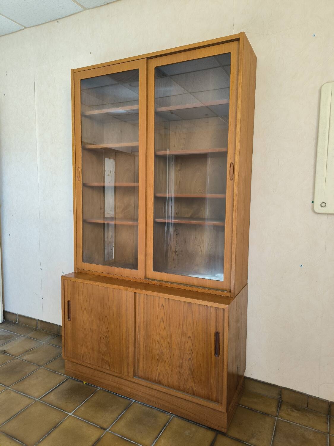 Hundevad Scandinavian display bookcase