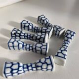 Lot de 6 porte-couteaux ou baguettes en porcelaine bleue