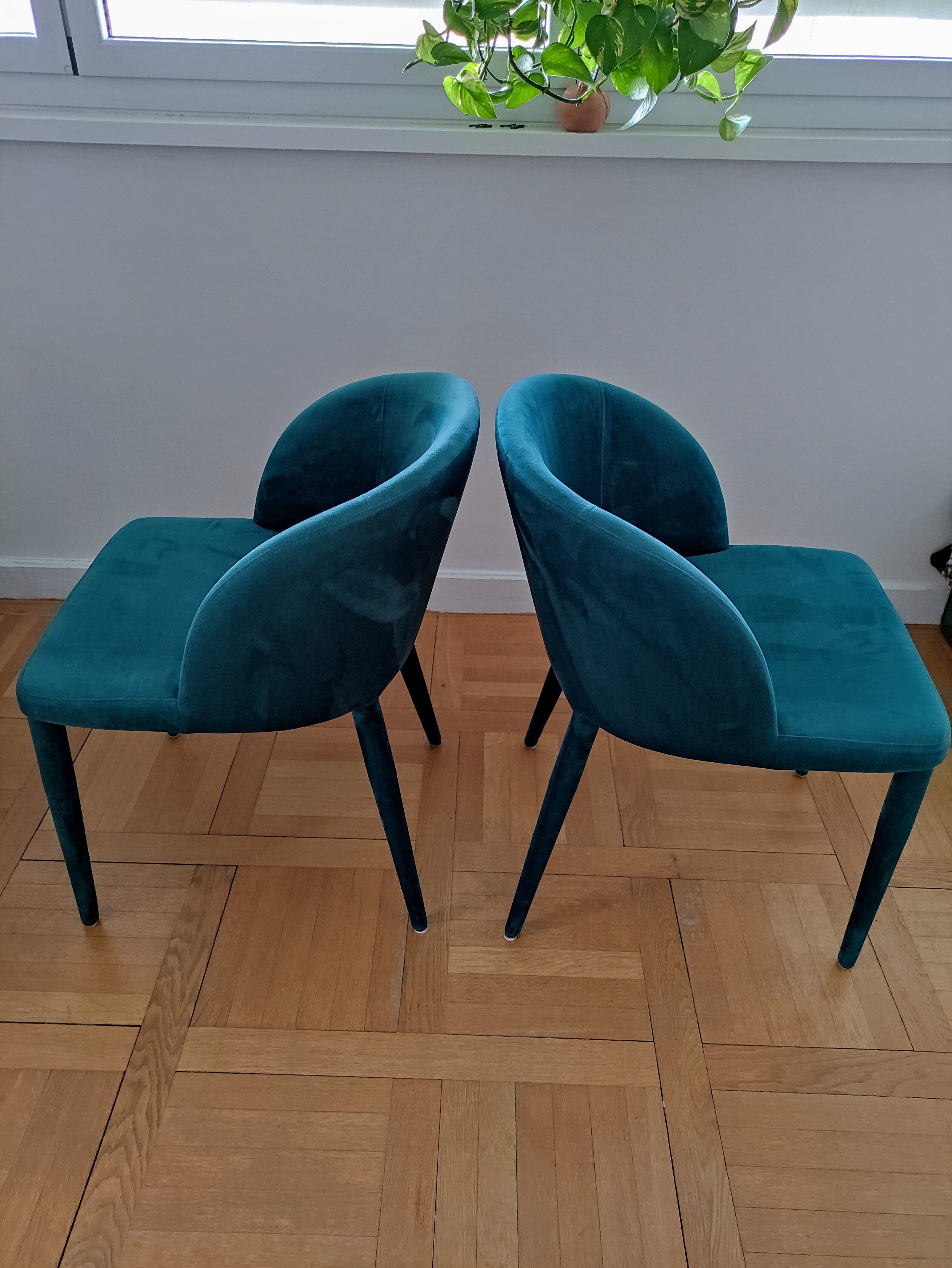 2 velvet table chairs - Perfect condition
