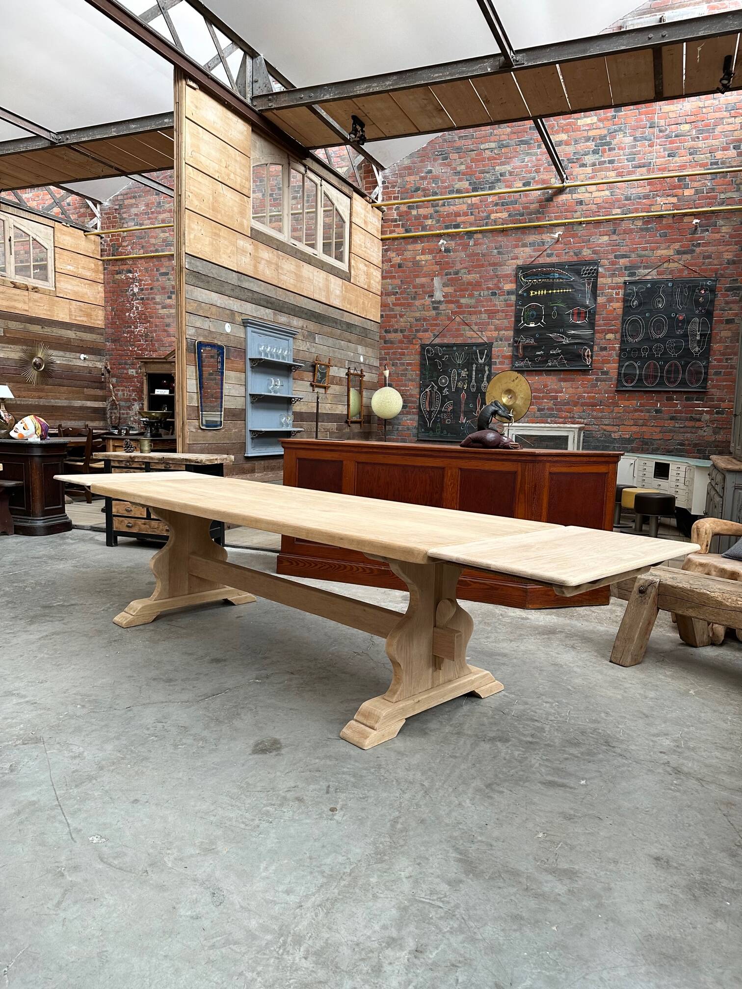 Large monastery type table in oak and its 2 extensions