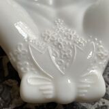 Empty pocket hands in opaline avon