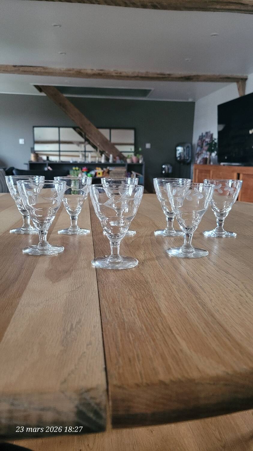 7 vintage footed aperitif glasses