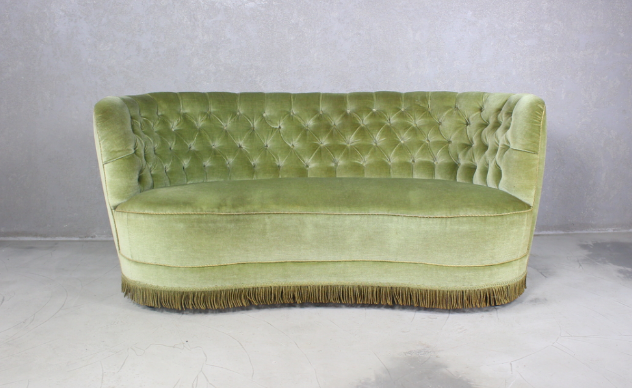 Danish curved green button sofa from the 1940s