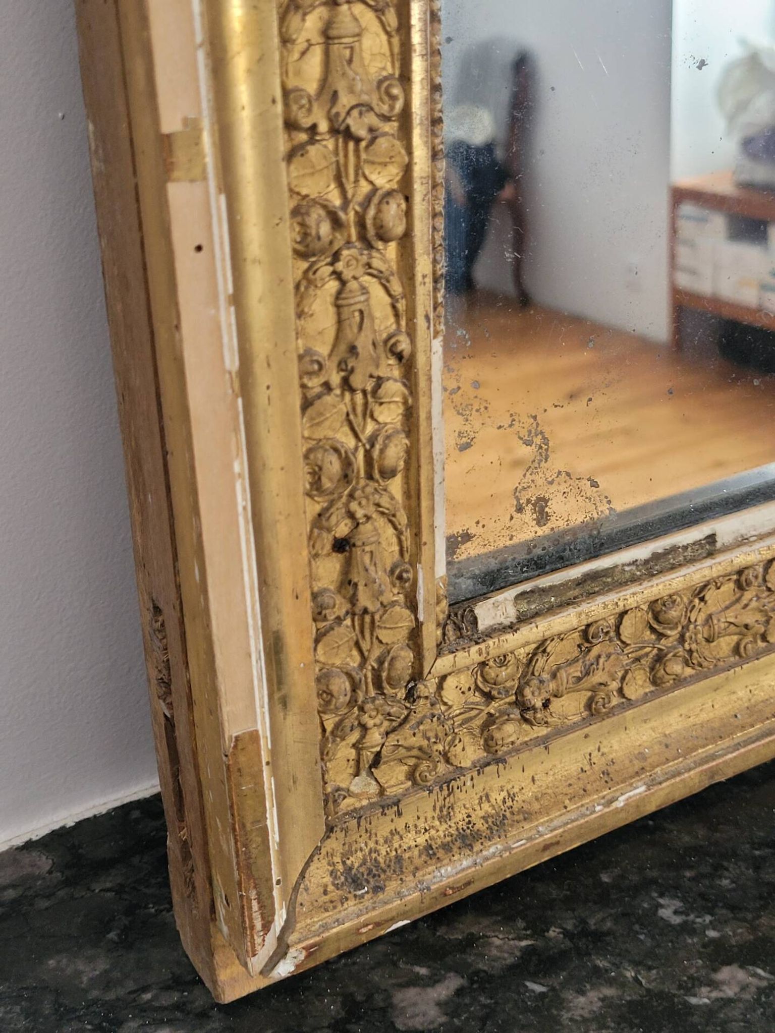 Miroir doré stuc et bois Empire