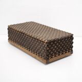 Brutalist pocket emptier with lid