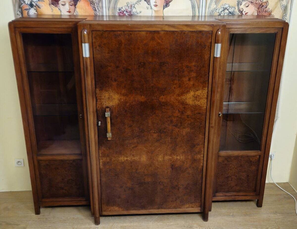 Important Art Deco library in amboyna and mahogany veneer.