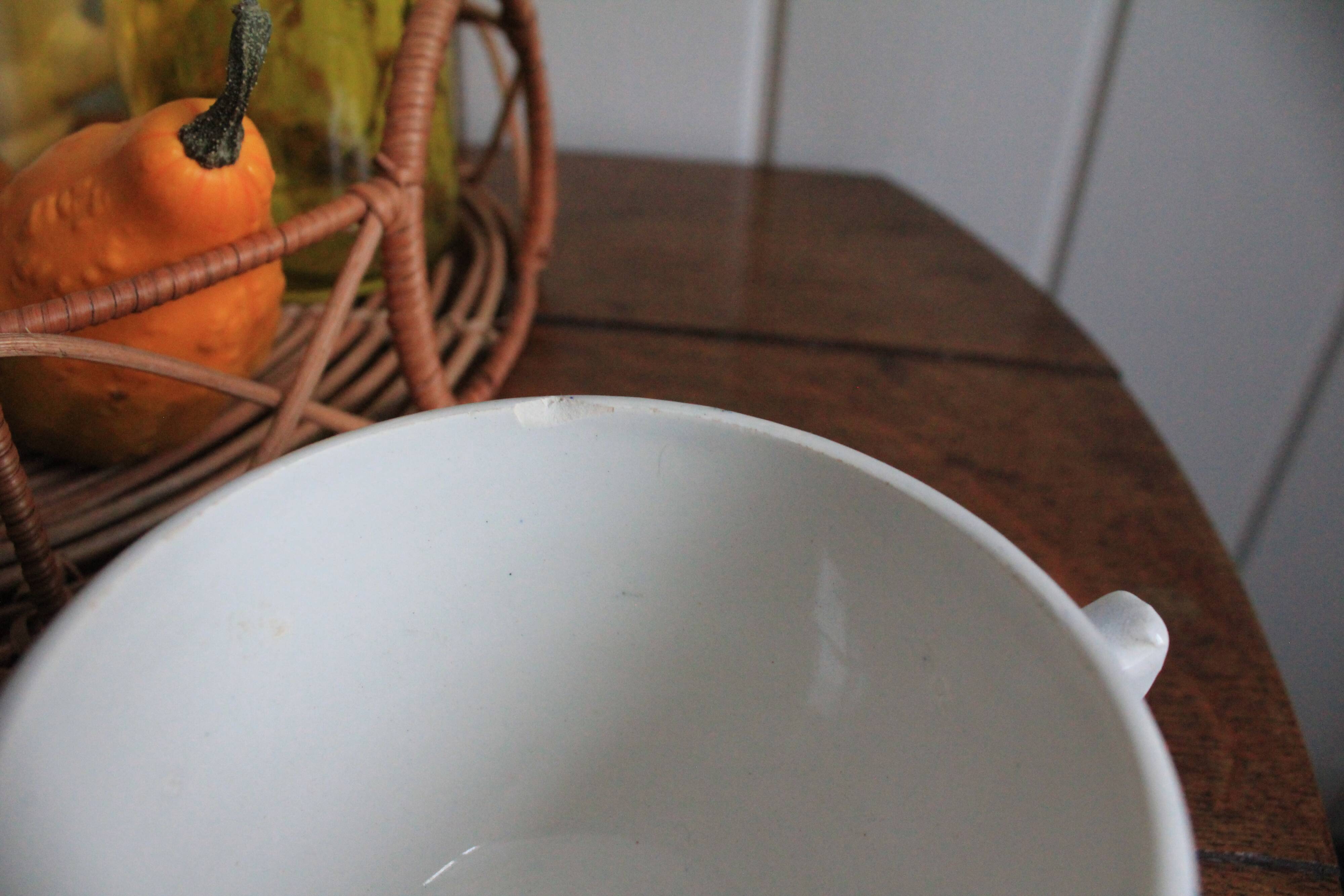 Large cup from the Faïencerie Nouvelle Givors model Rita.