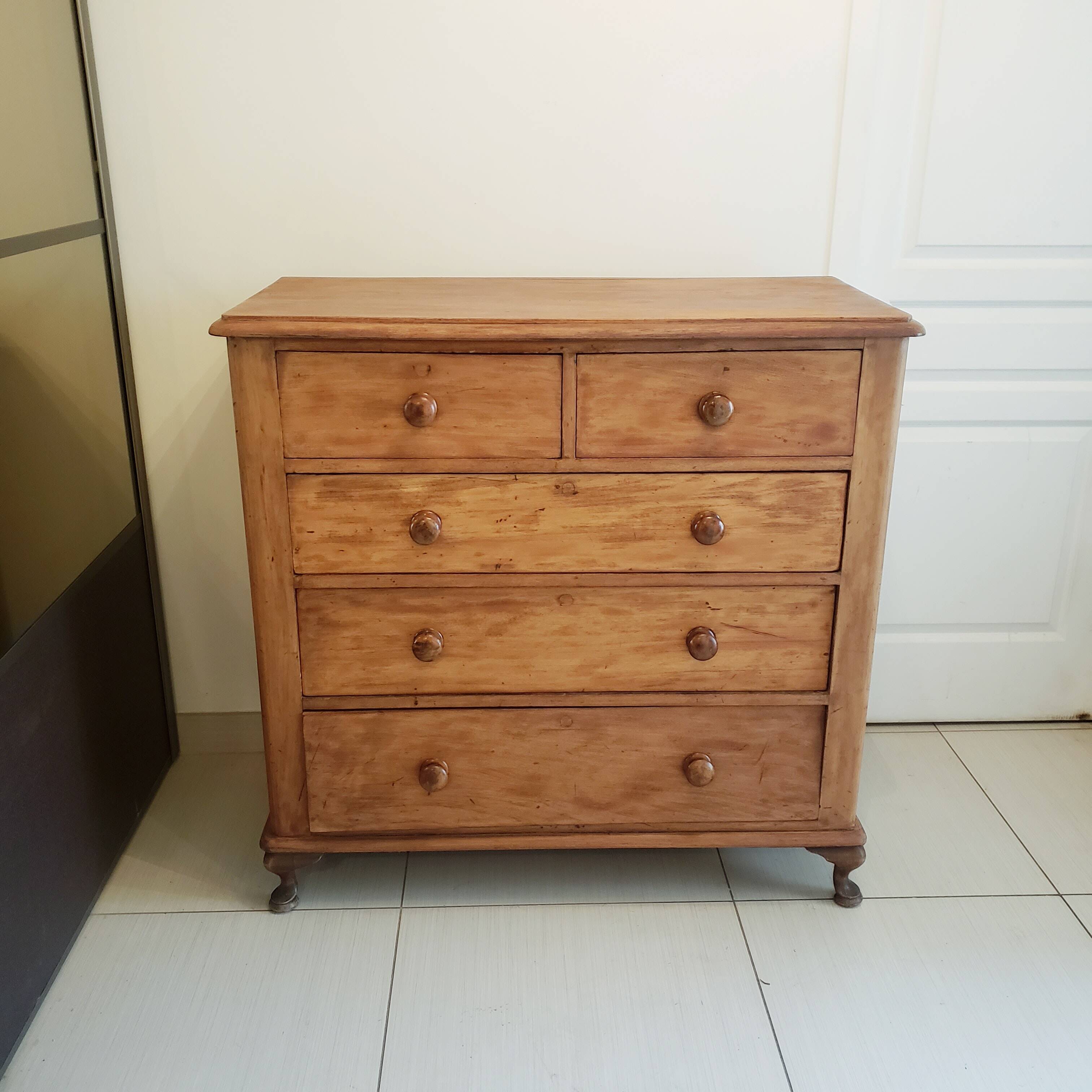 English chest of drawers