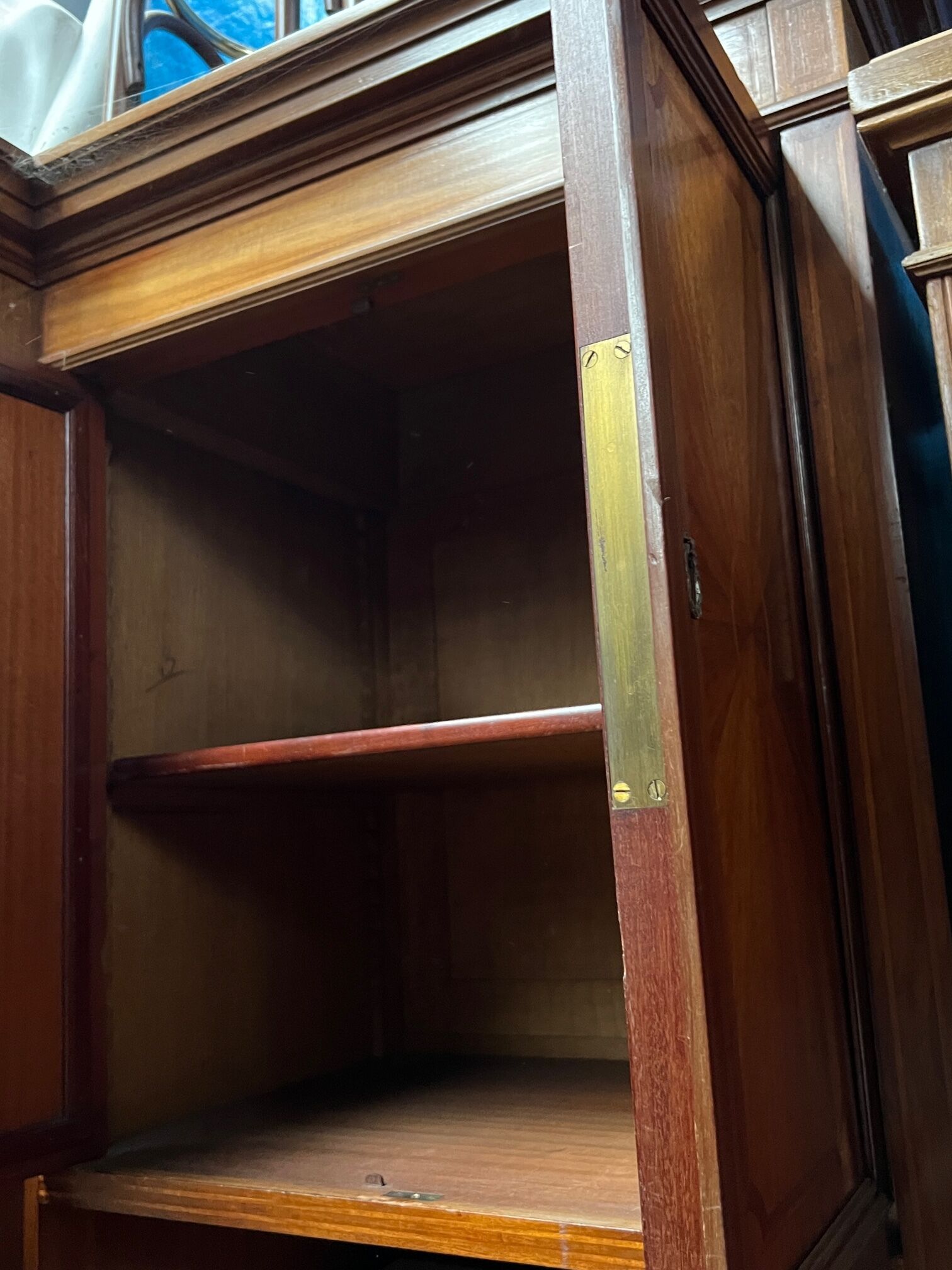 Wardrobe Rosel Manufacturer Brussels