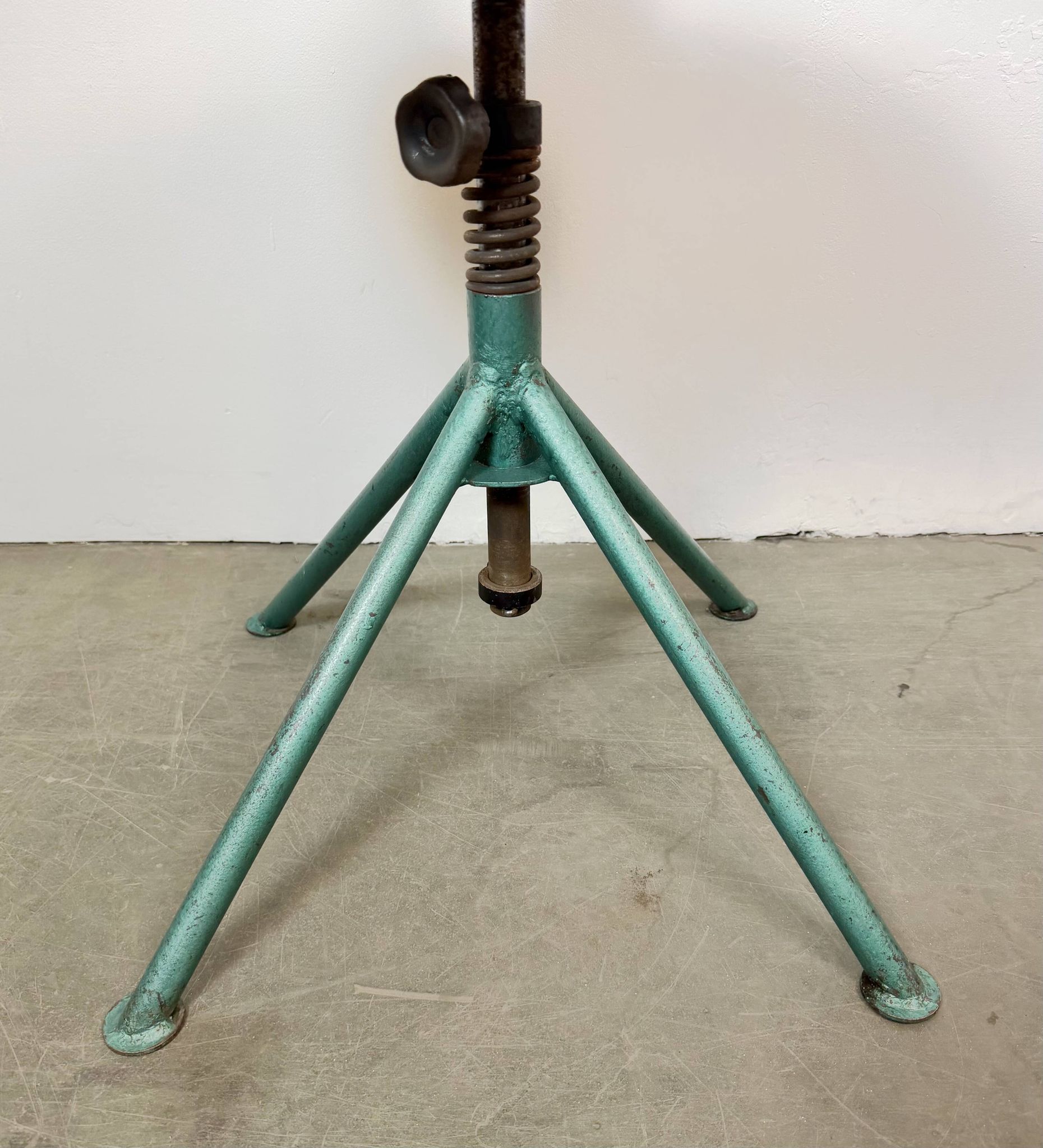 Chaise d'atelier industrielle verte foncée, années 1950