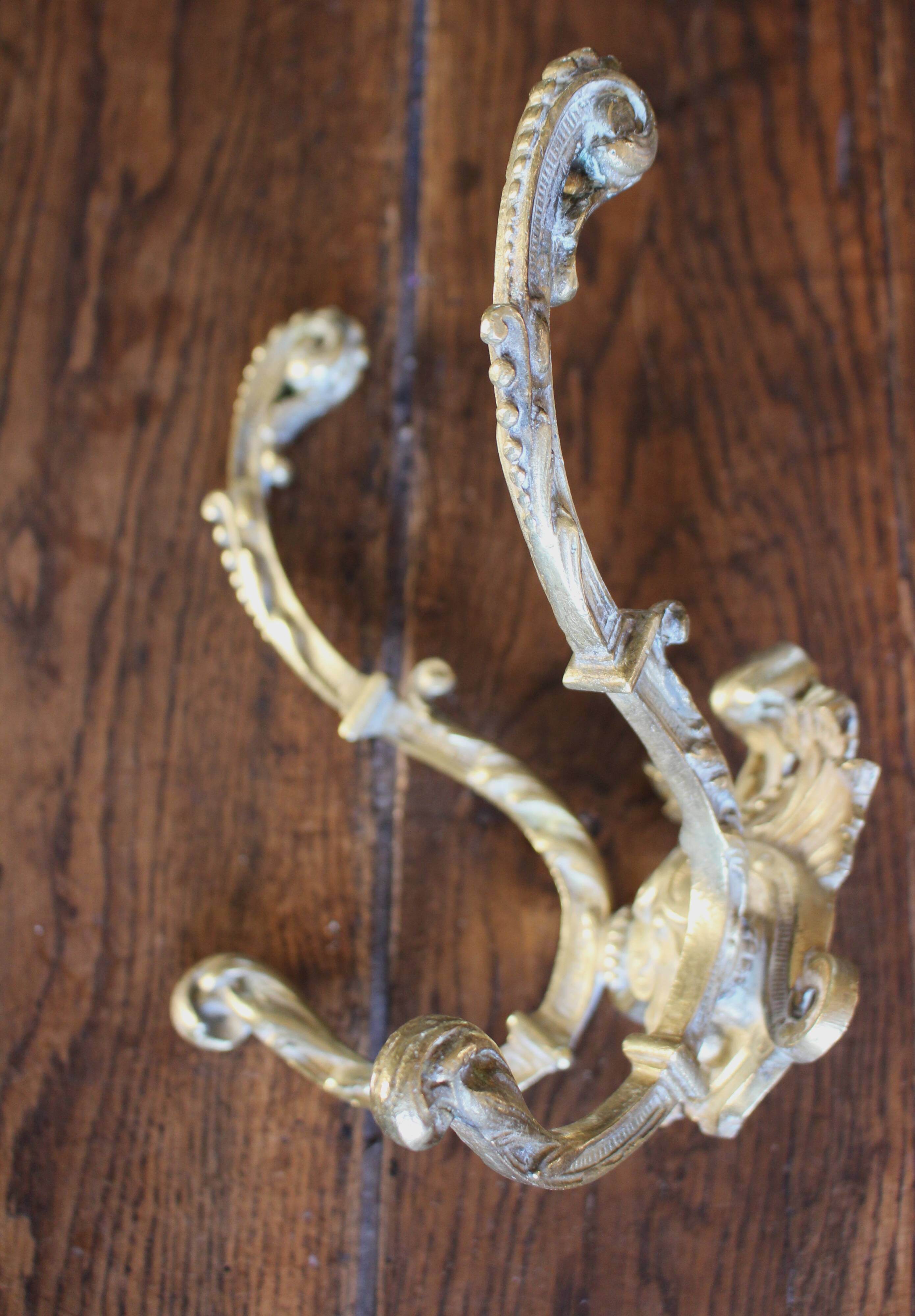 Patère laiton travaillé paire doubles crochets