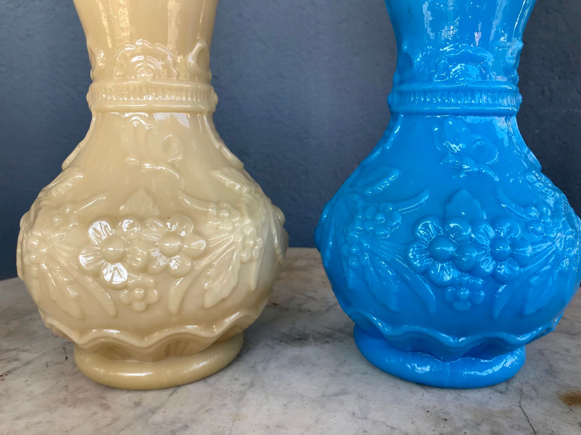 Paire de vases opaline de foire début XX