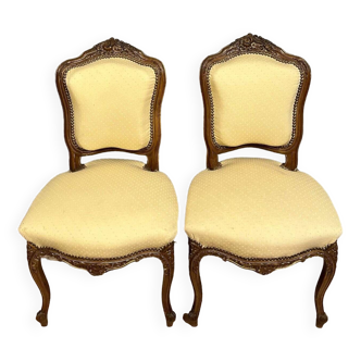 Paire de chaises de style Louis XV en noyer massif vers 1850