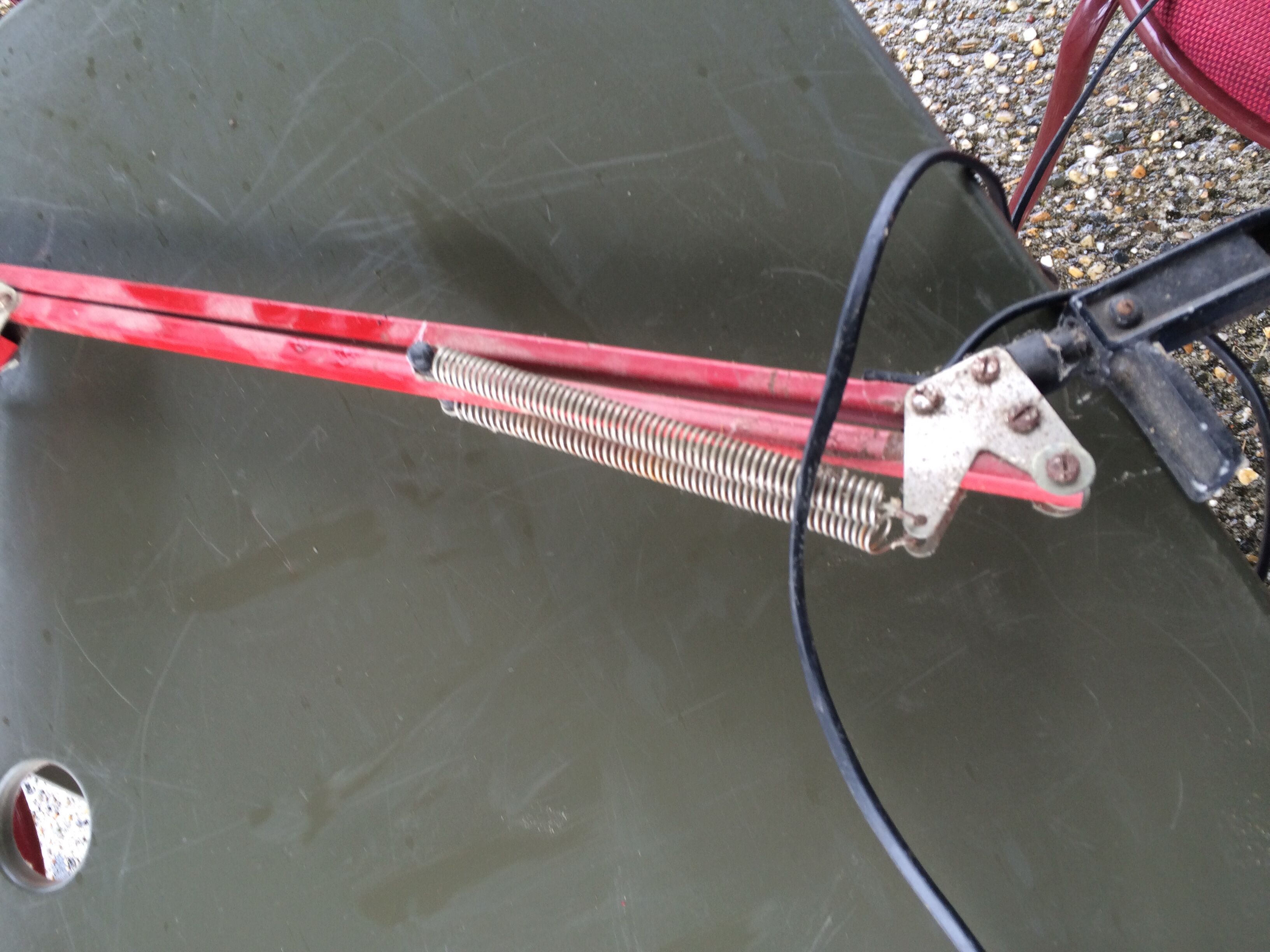 Articulated desk lamp