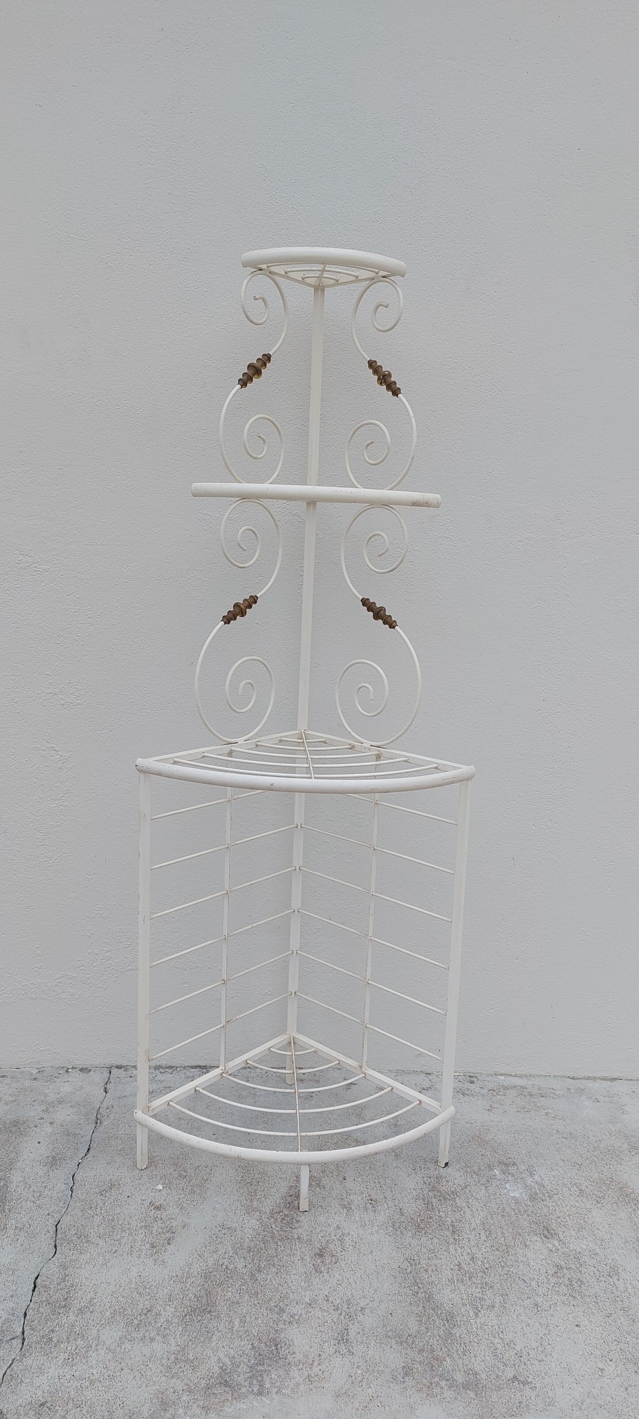 Étagère de coin de boulanger en fer